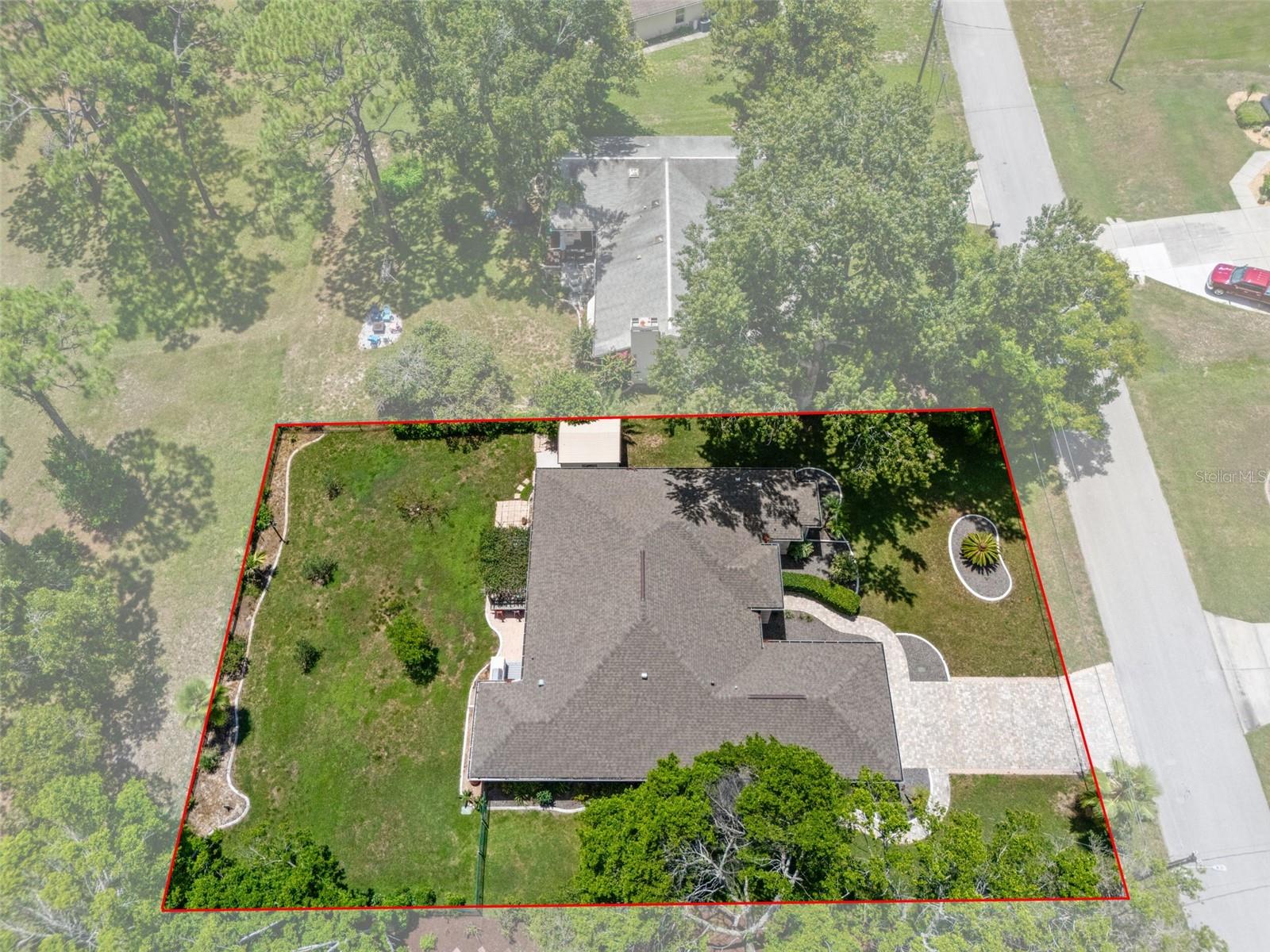 Side view of the property lines.