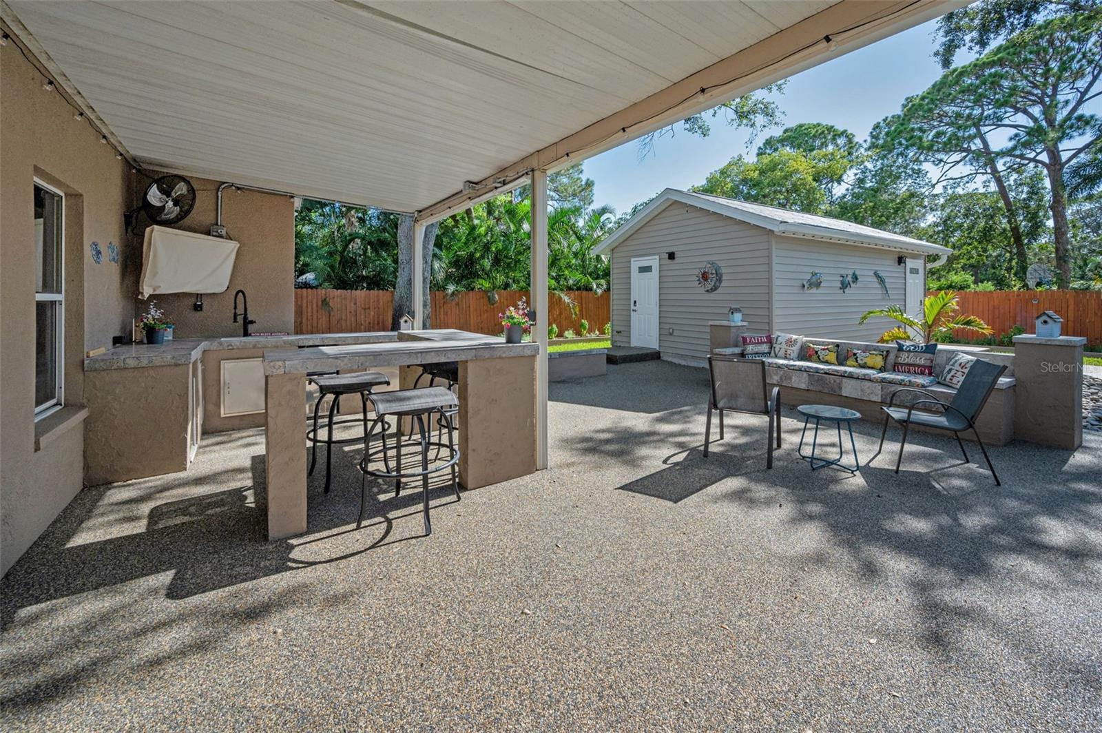 Outdoor Kitchen