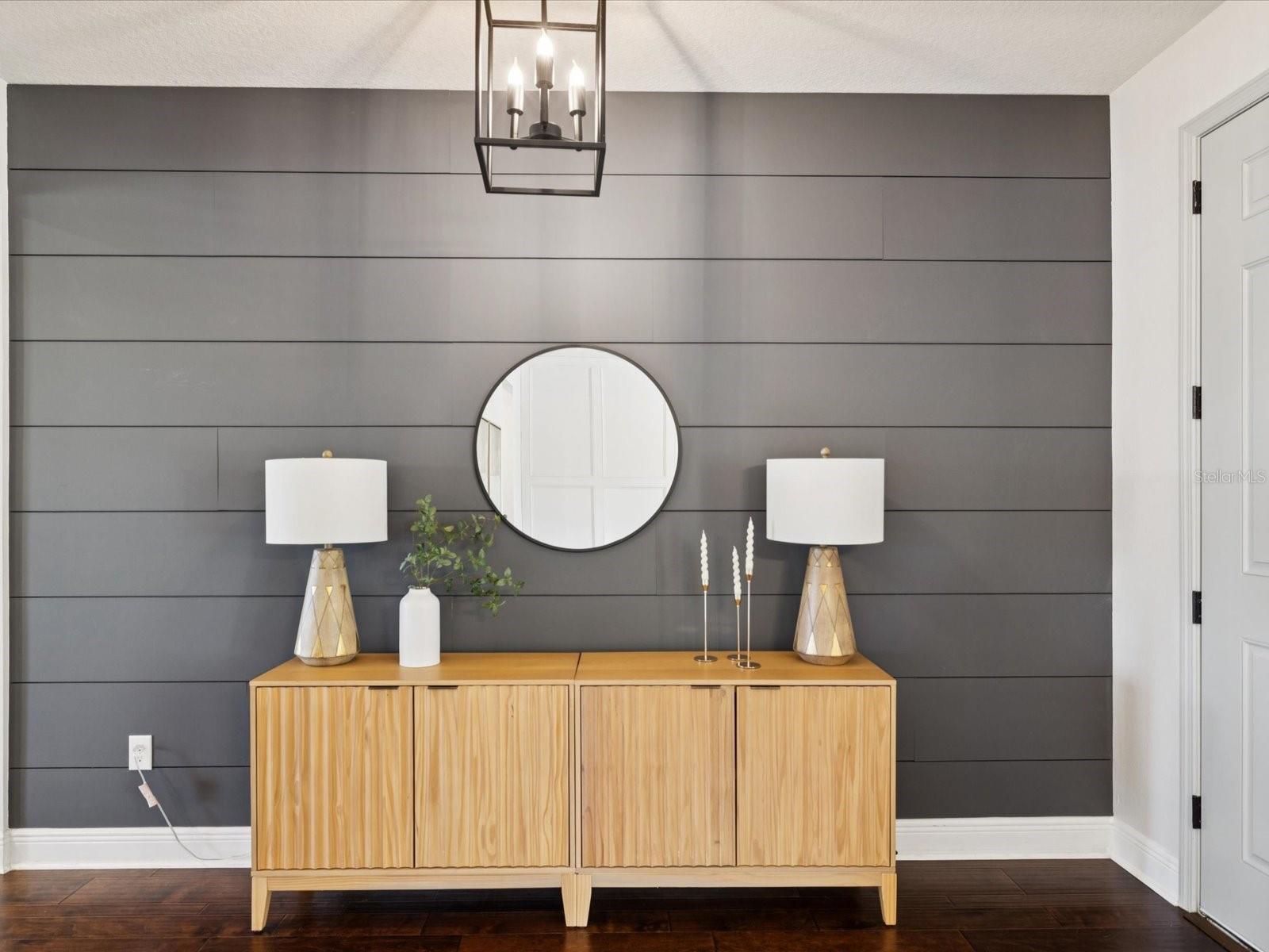 Foyer/ decorative wall
