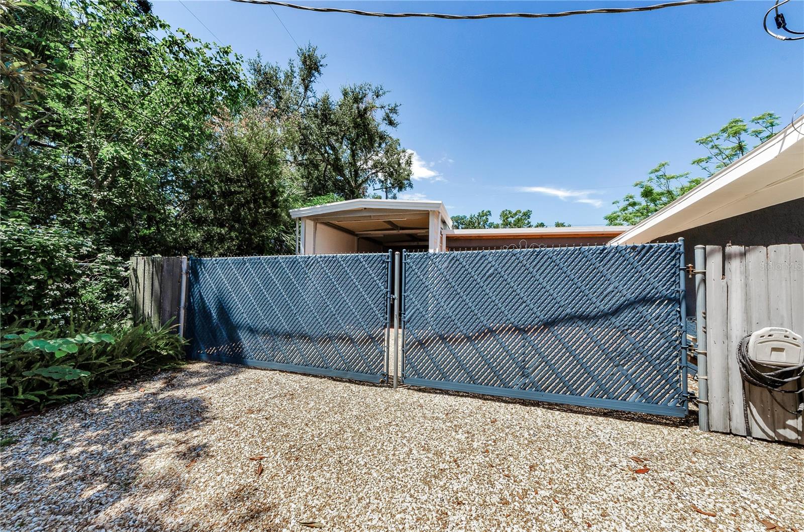 Privacy gate for RV and extra vehicles