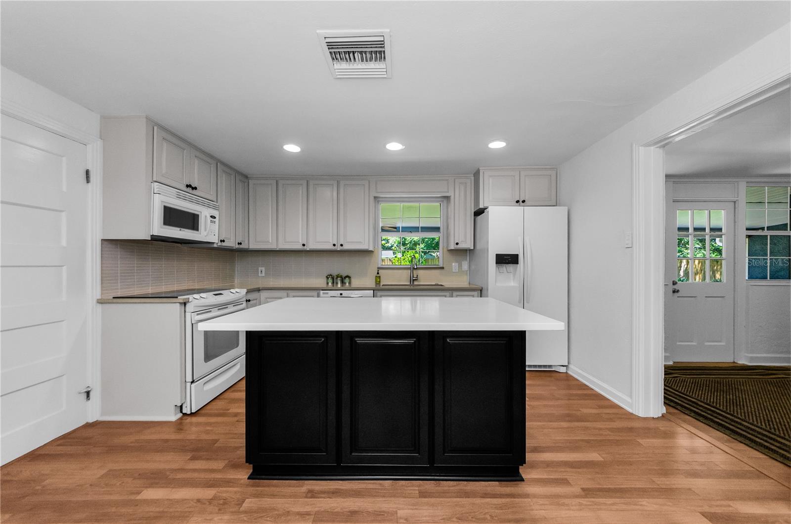 More kitchen