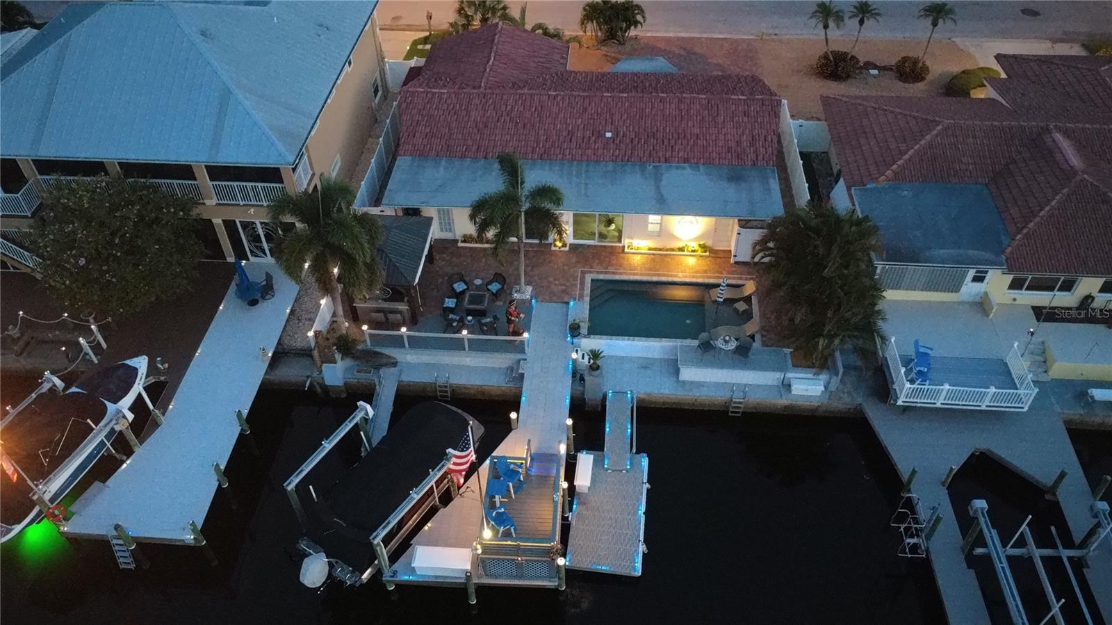 Salt water pool, lift, stationary & floating docks - 66 ft of seawall