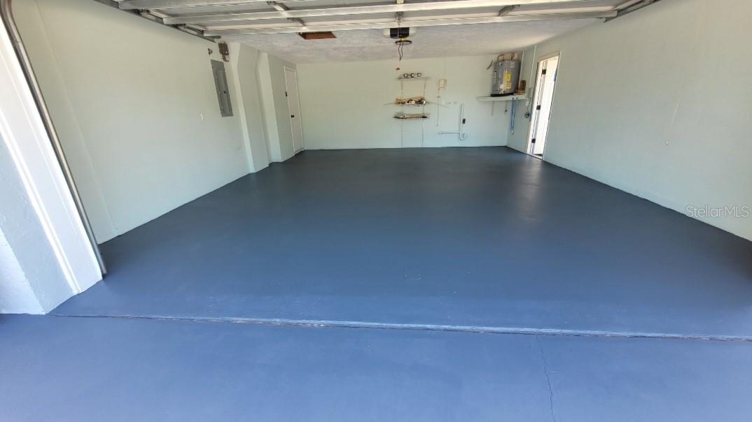 Oversized 2 car garage
