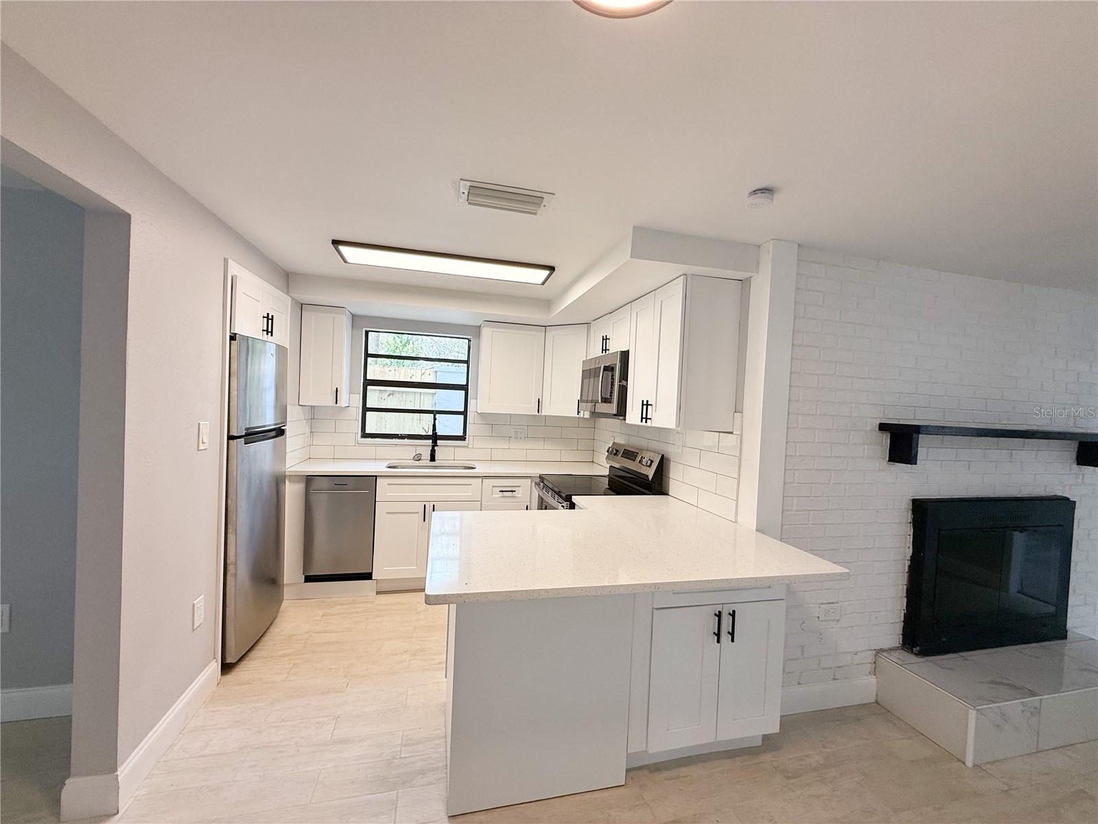 Kitchen Breakfast Bar