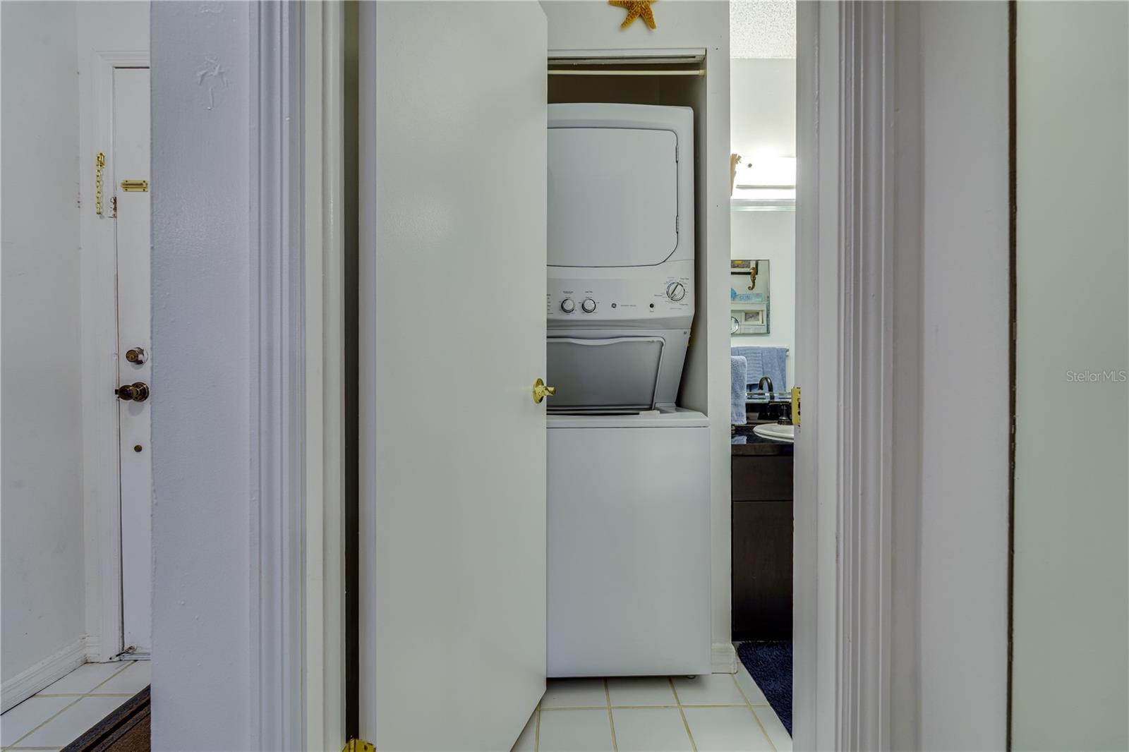 Stackable washer & dryer