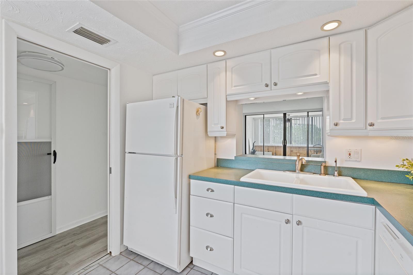 Kitchen has all of the appliances.