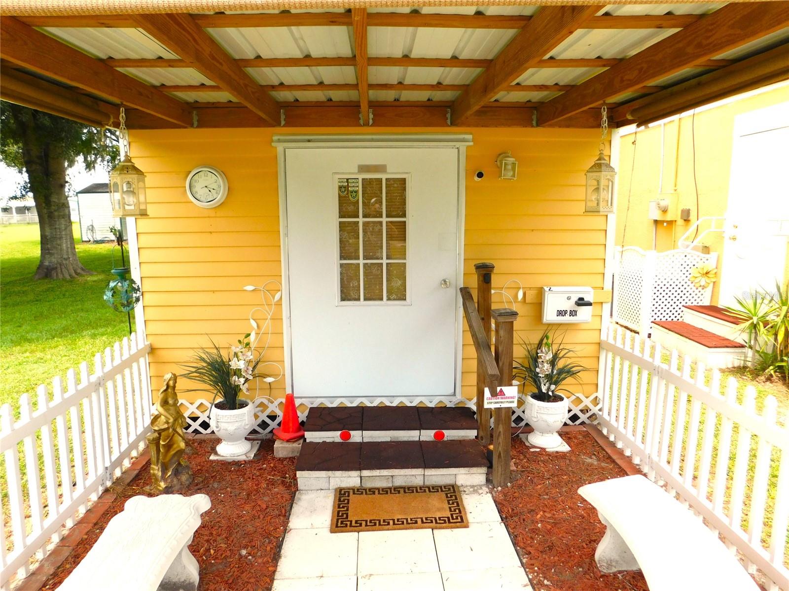 Entry to shed/office