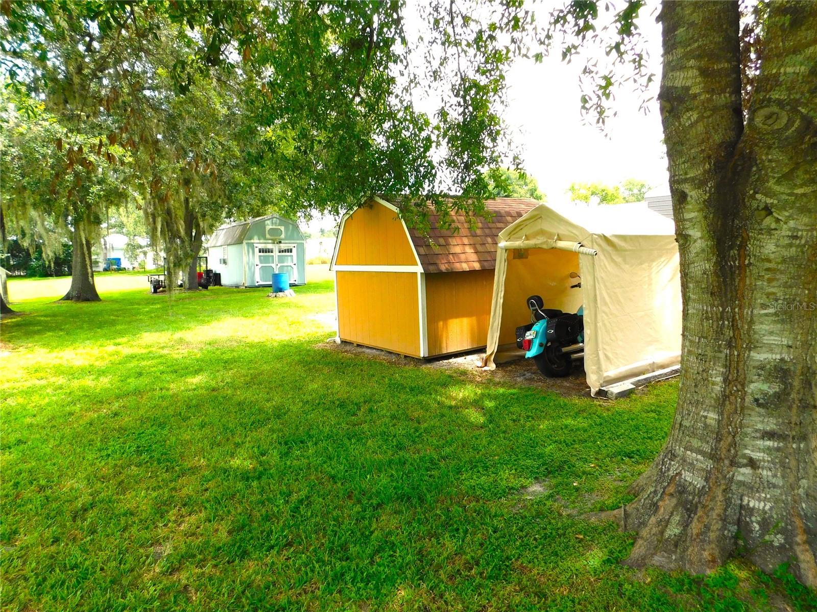 shed behide house