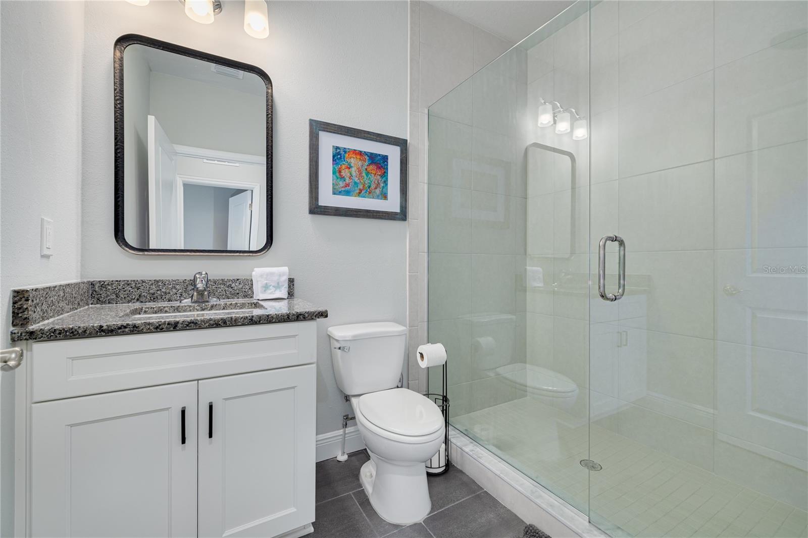 Upstairs guest bath