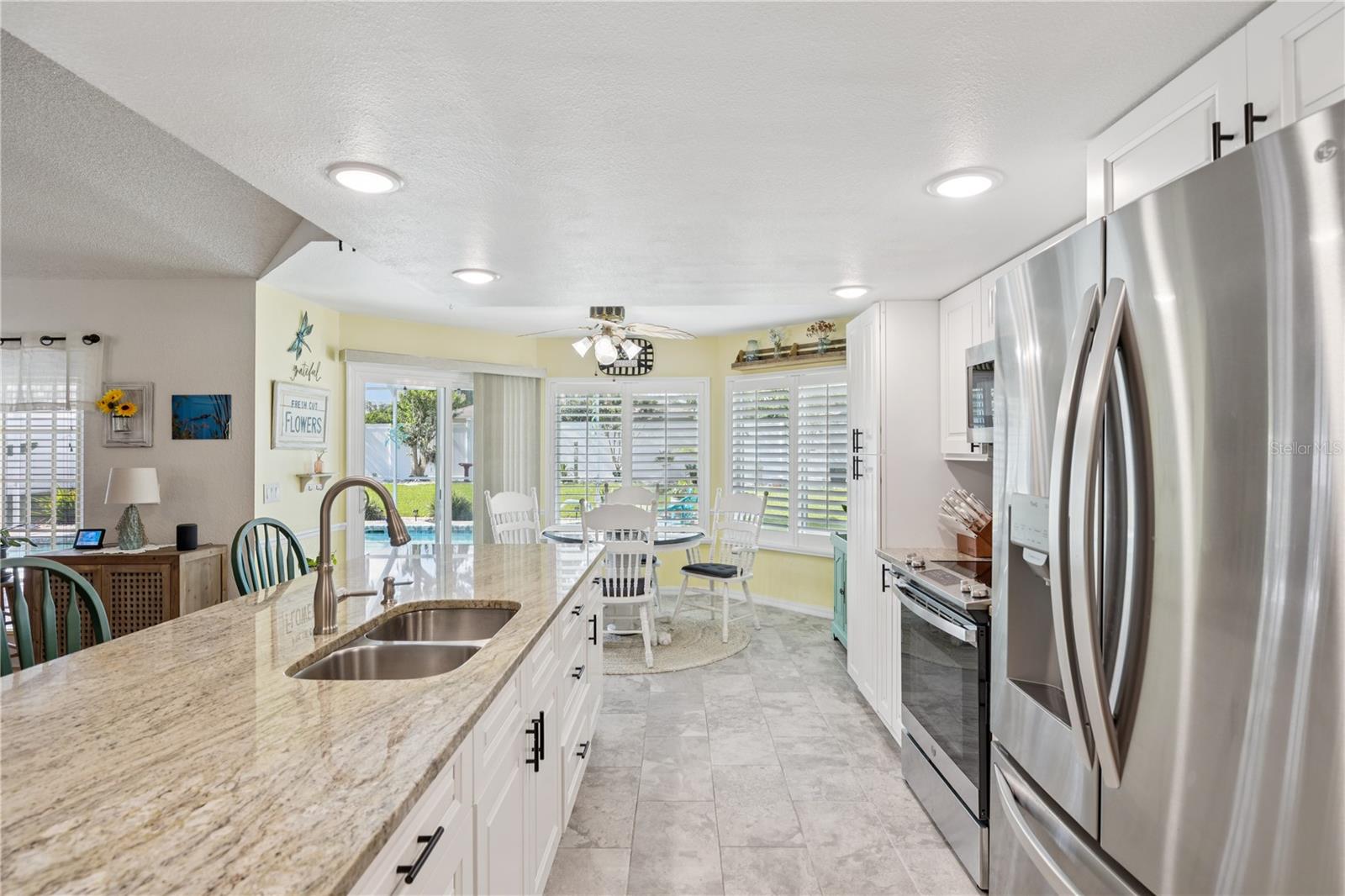 Kitchen w/Nook
