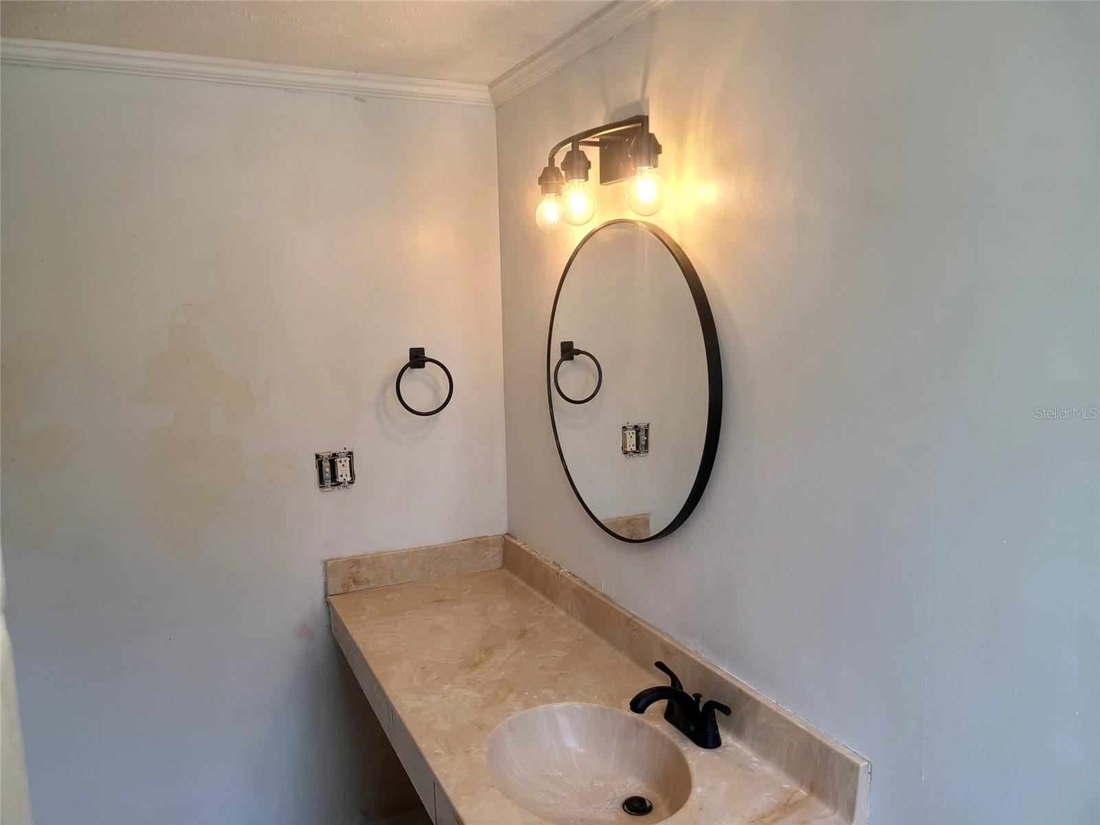 Primary Bath w/ Vanity
