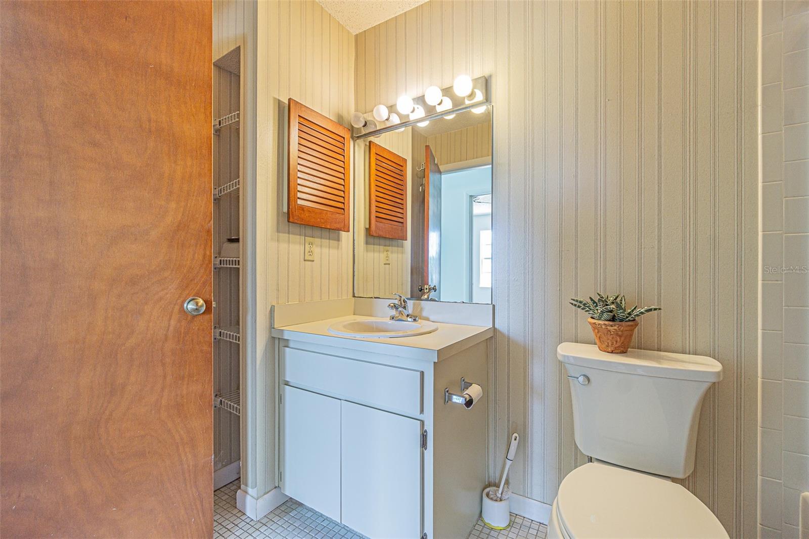 3rd Floor Bath.