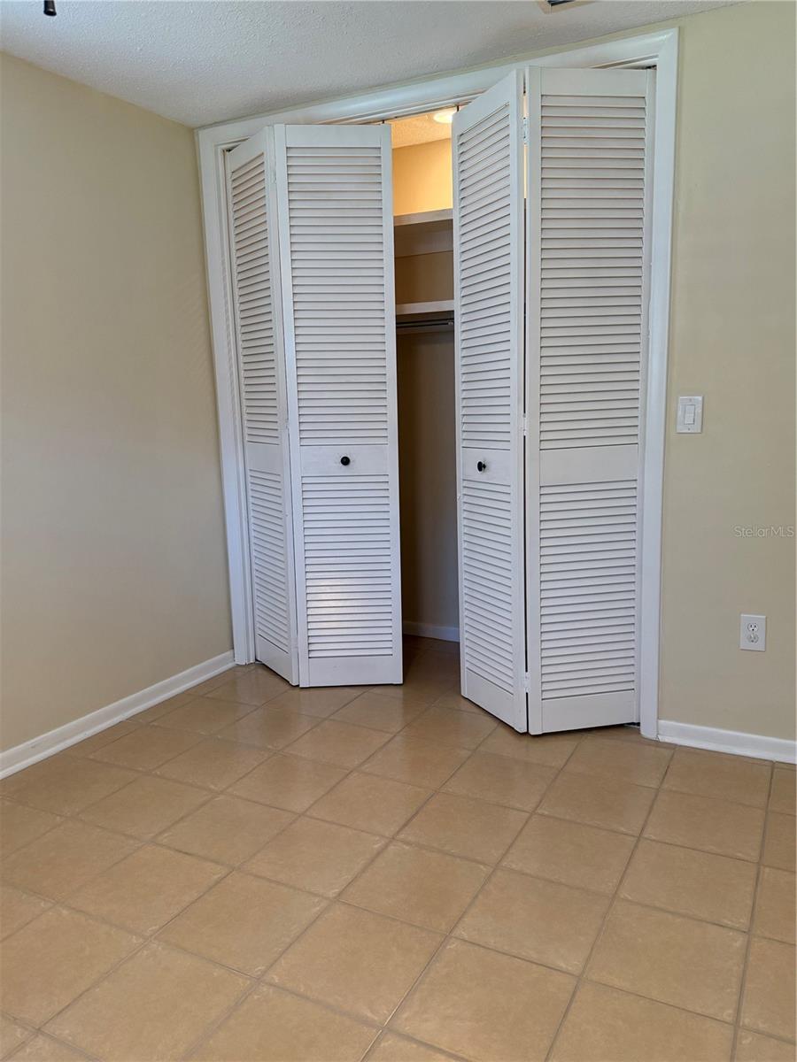 BR 2 closet
