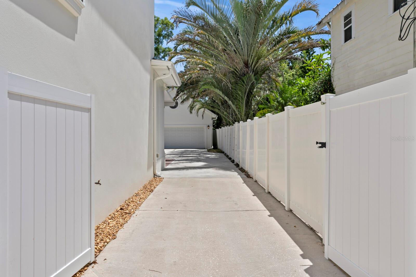 Oversized driveway with parking for 10+ vehicles