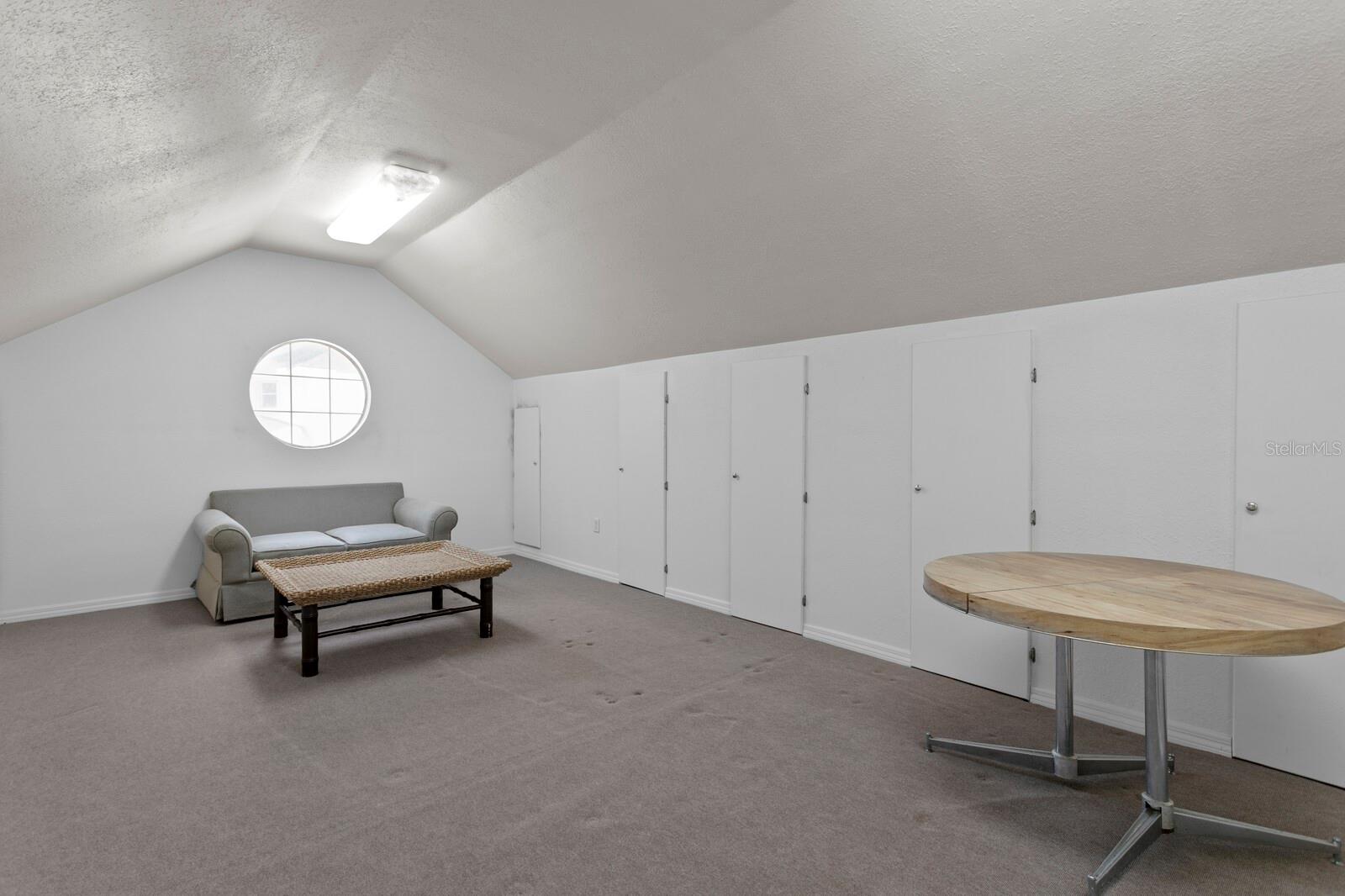 300sqft air-conditioned loft space above the 2-car garage