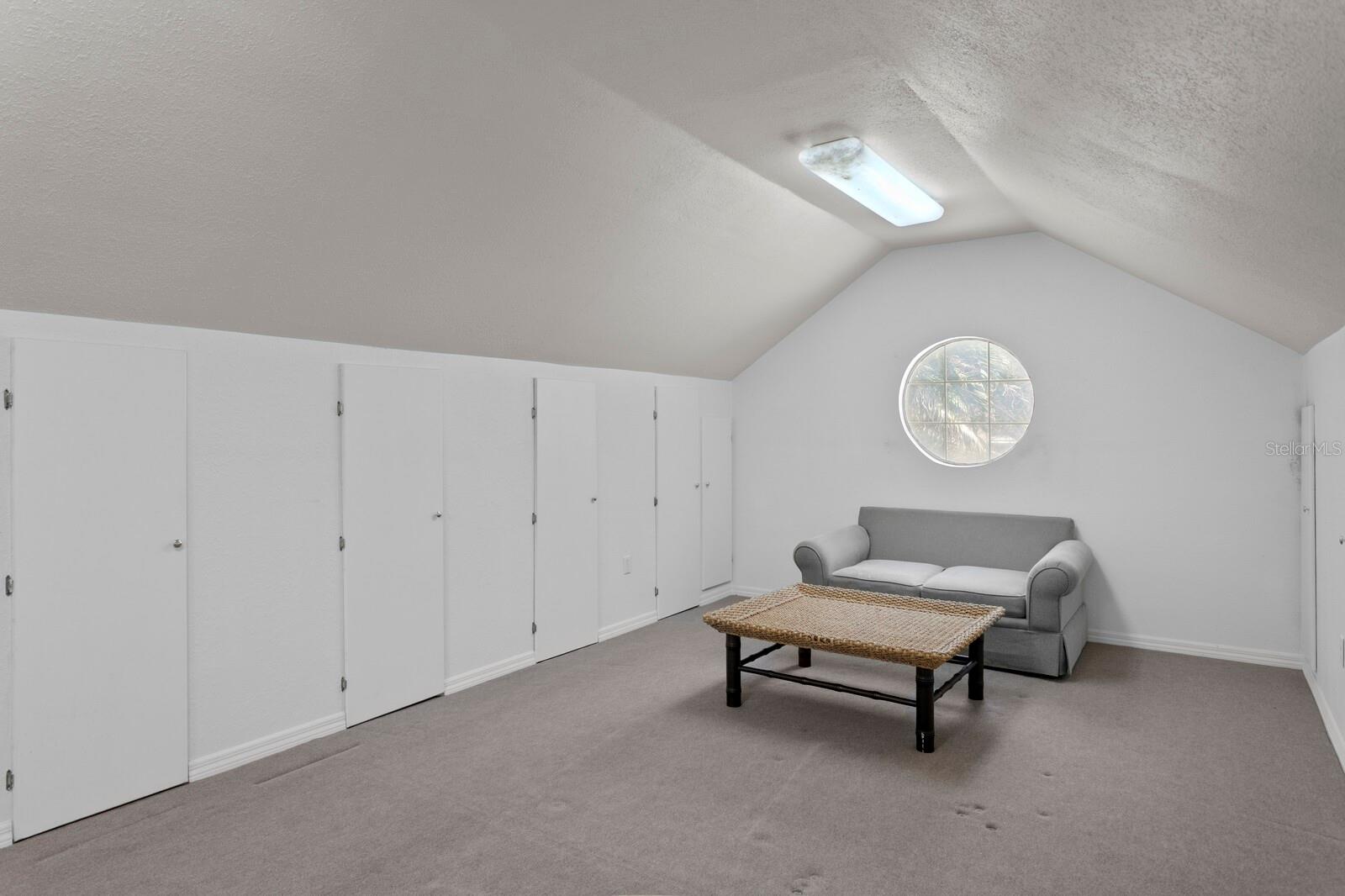 Great space for storage, studio or office