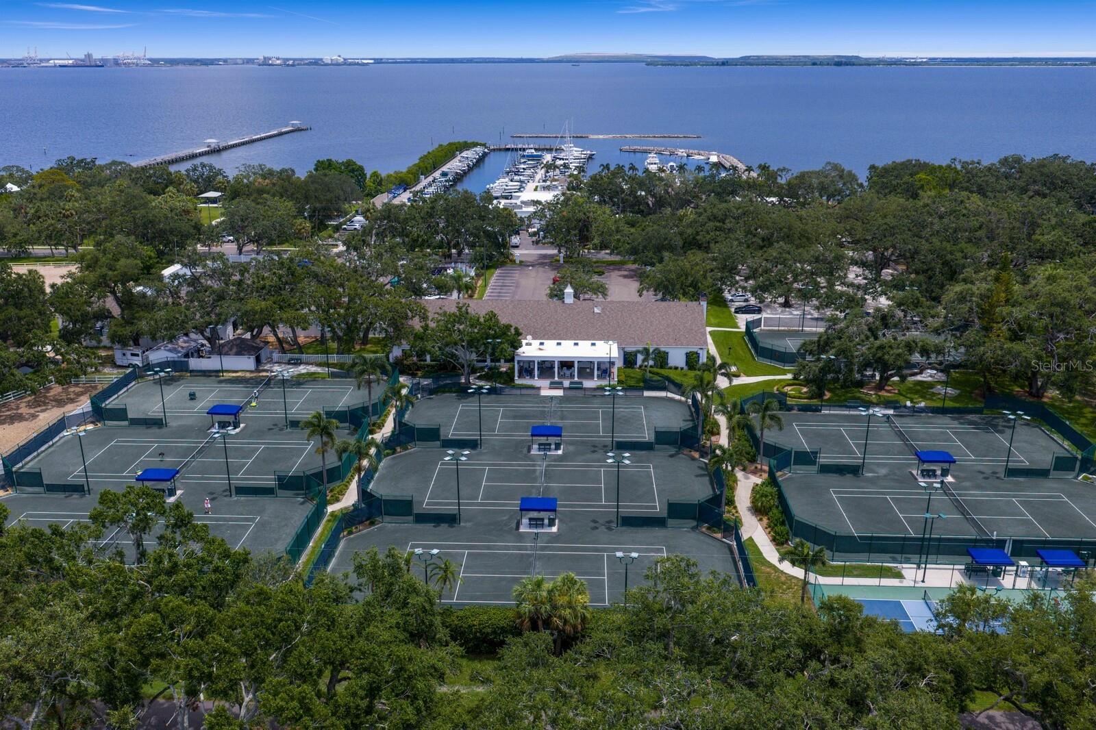 Less than 1 block from Tampa Yacht & Country Club