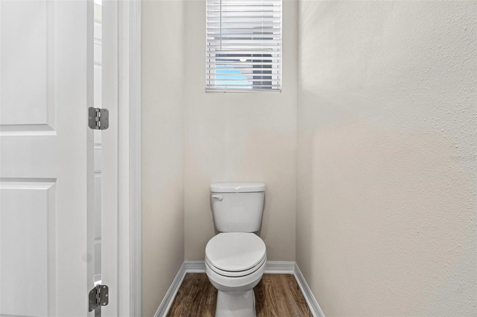 Guest Bathroom 1st floor