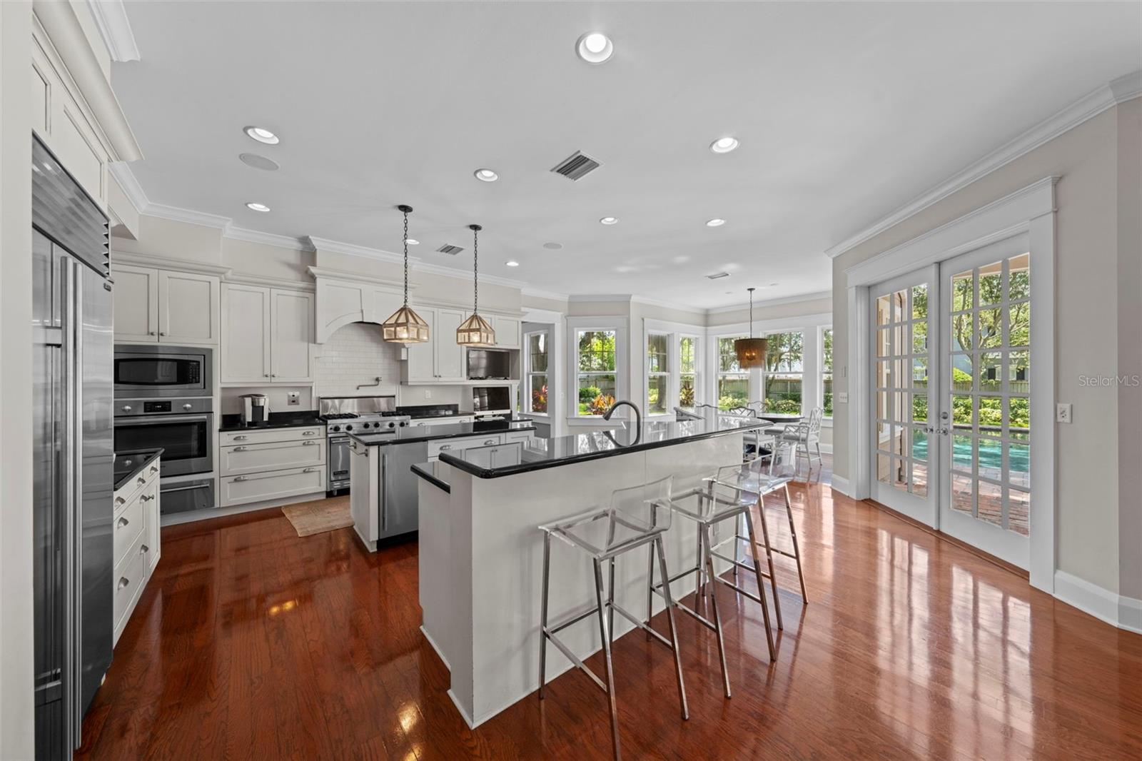 Layout is perfect for entertaining!