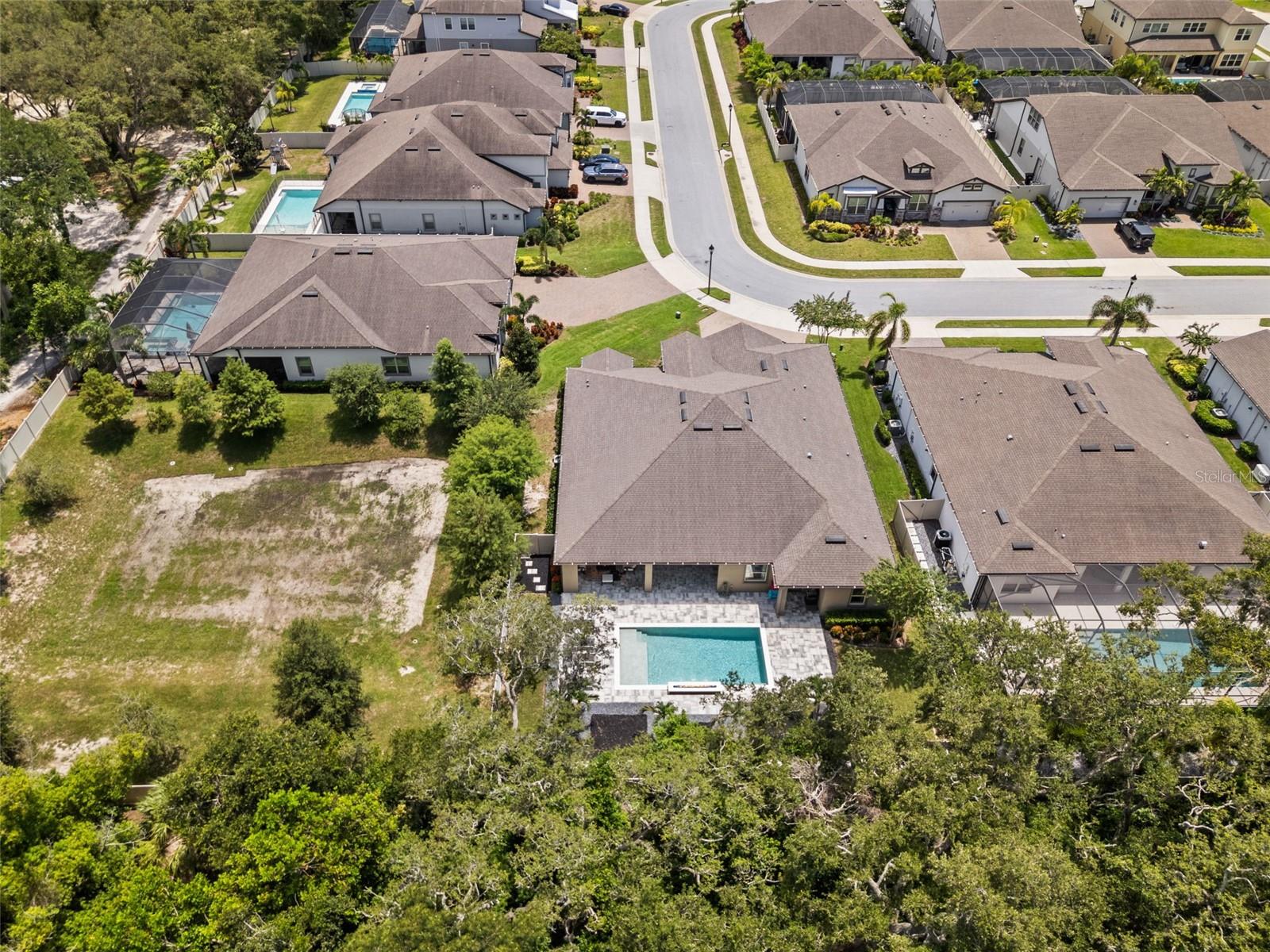 Unbuildable Side Lot/Retention