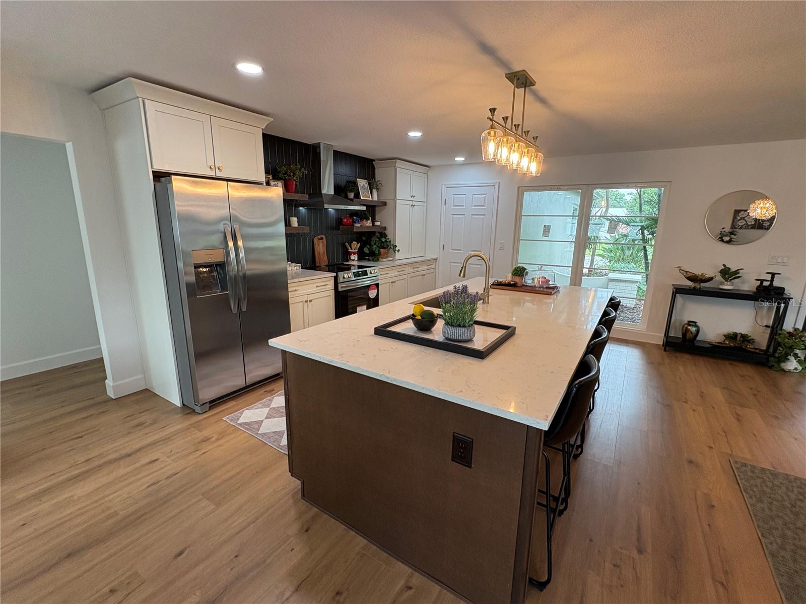 Plenty of room to work or dine.