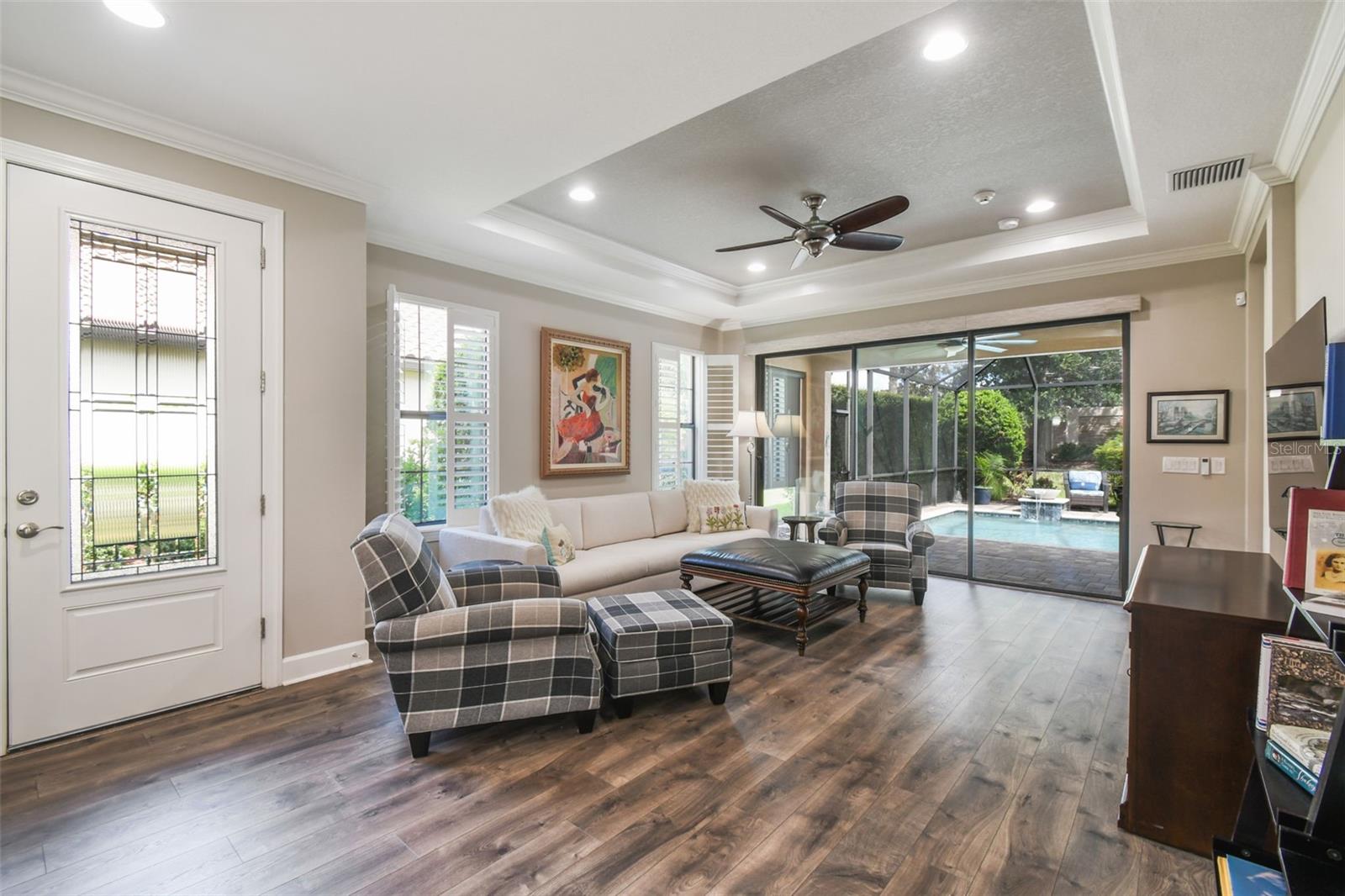 Tray ceiling and crown molding