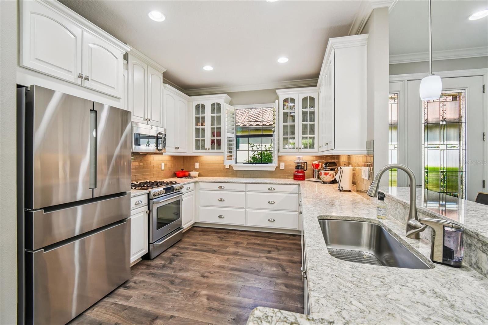 Ample quartz counter top space