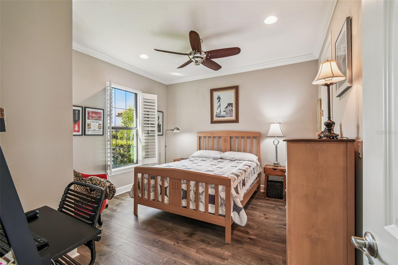 2nd bedroom