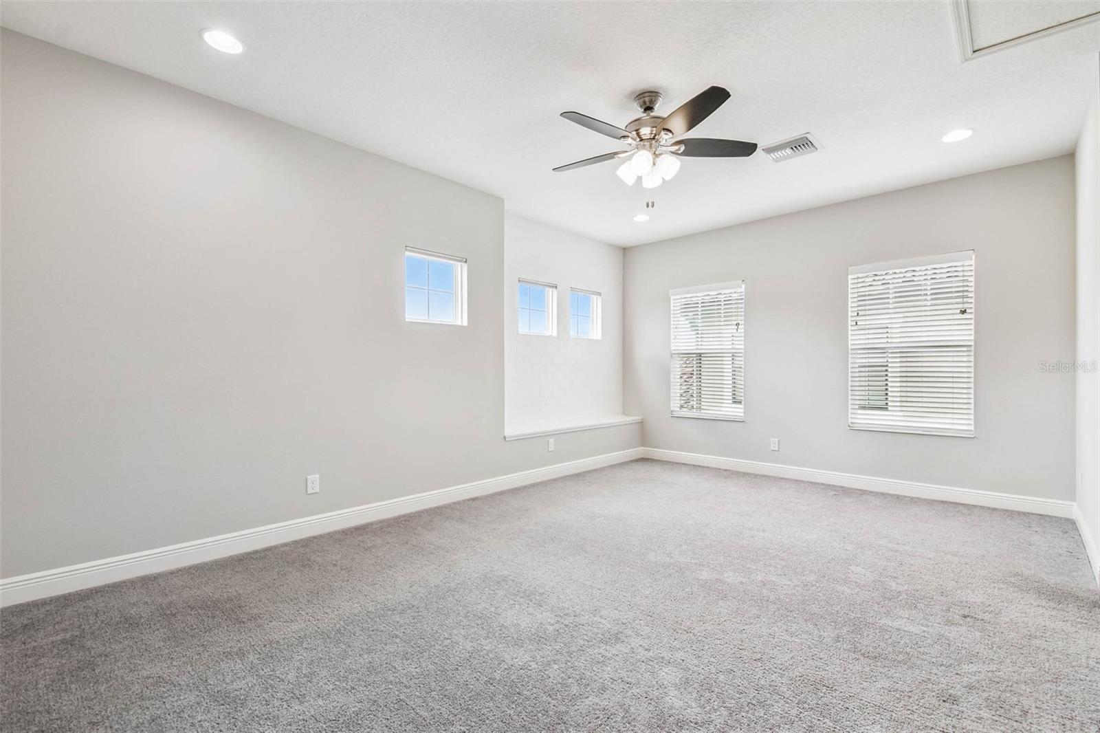 BONUS room/loft with storage bench and decorative brink wa