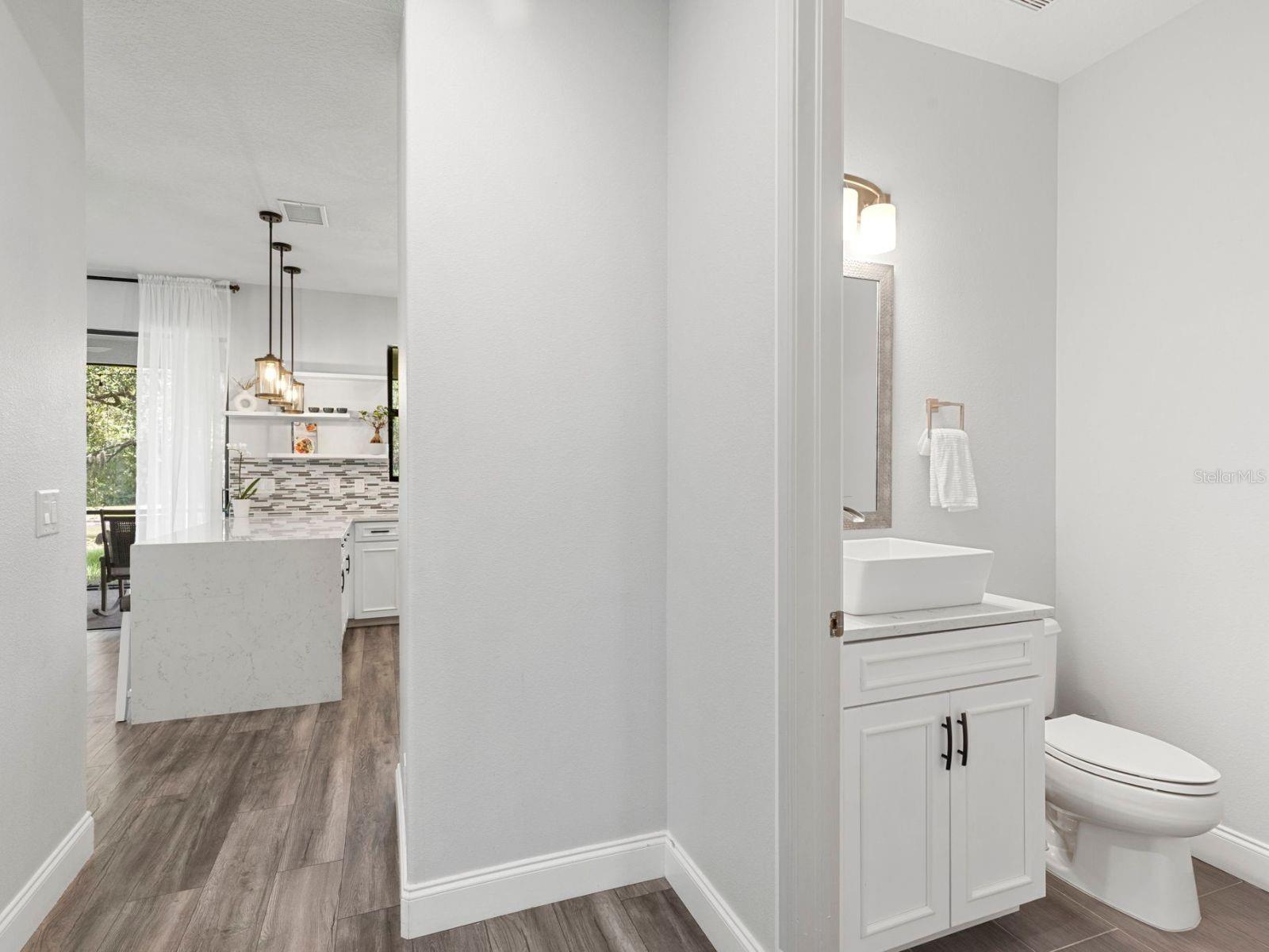 Hallway/Half Bath