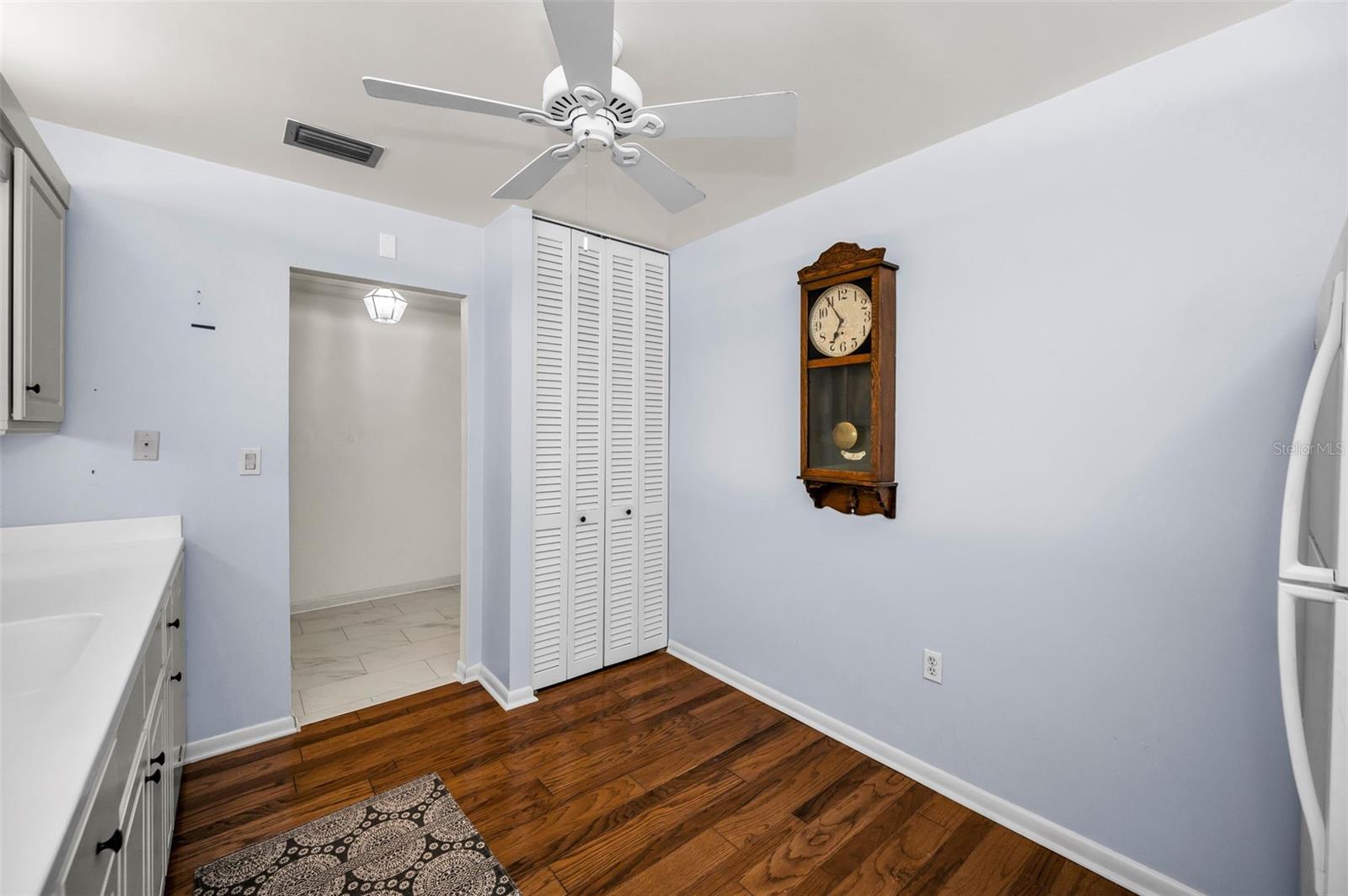 Kitchen pantry