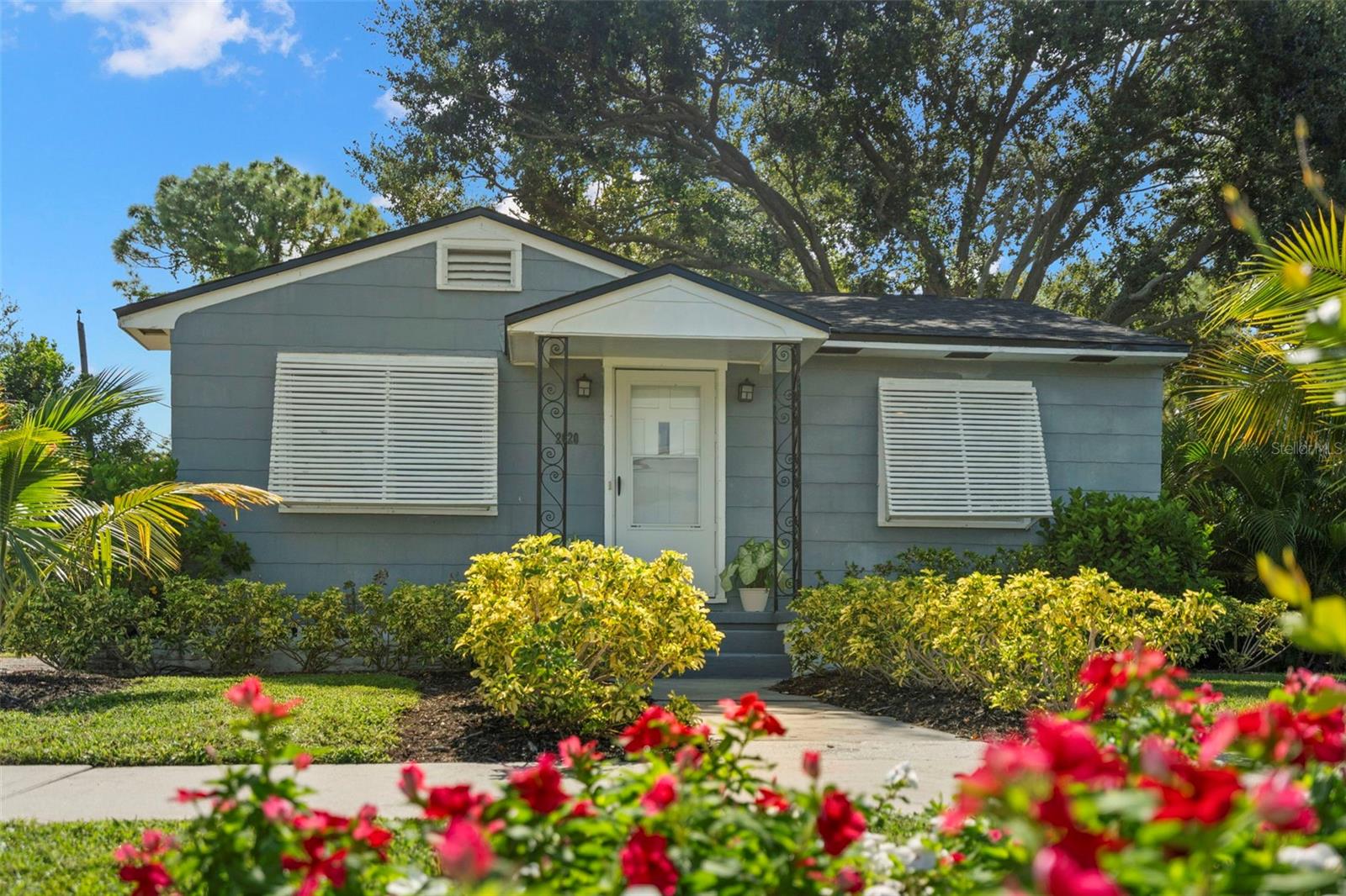 Curb appeal for days!