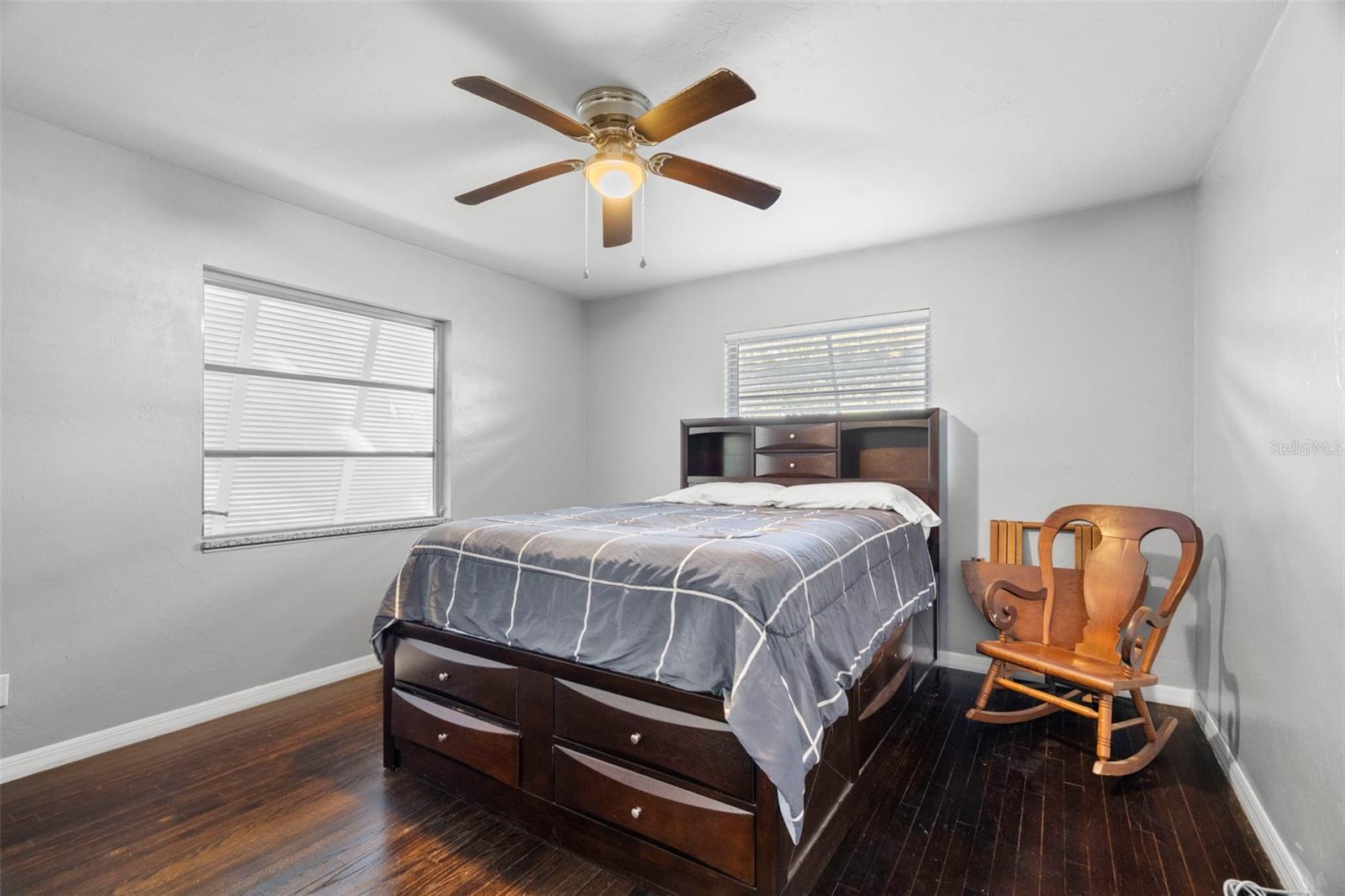 Guest bedroom.