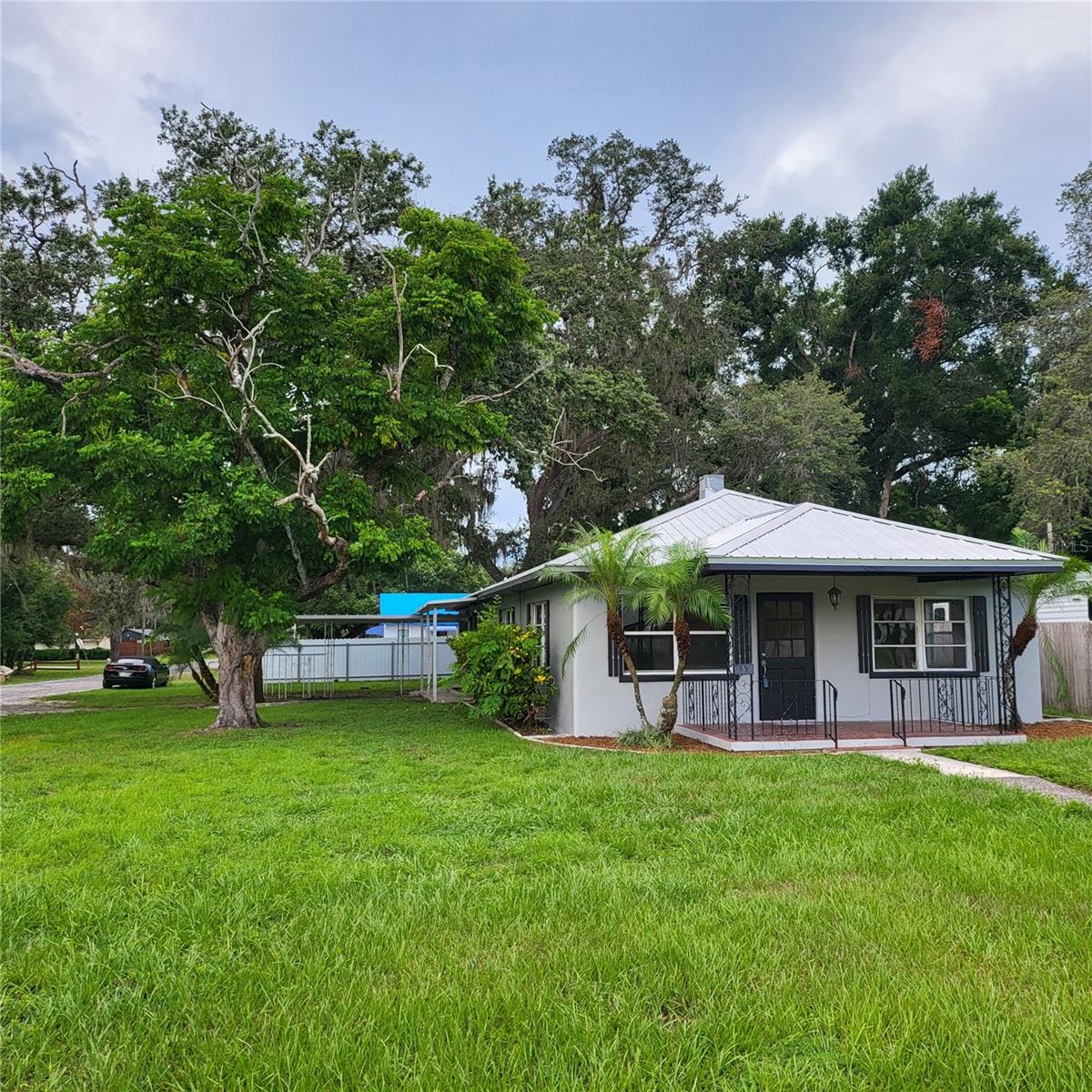 Oversized corner lot