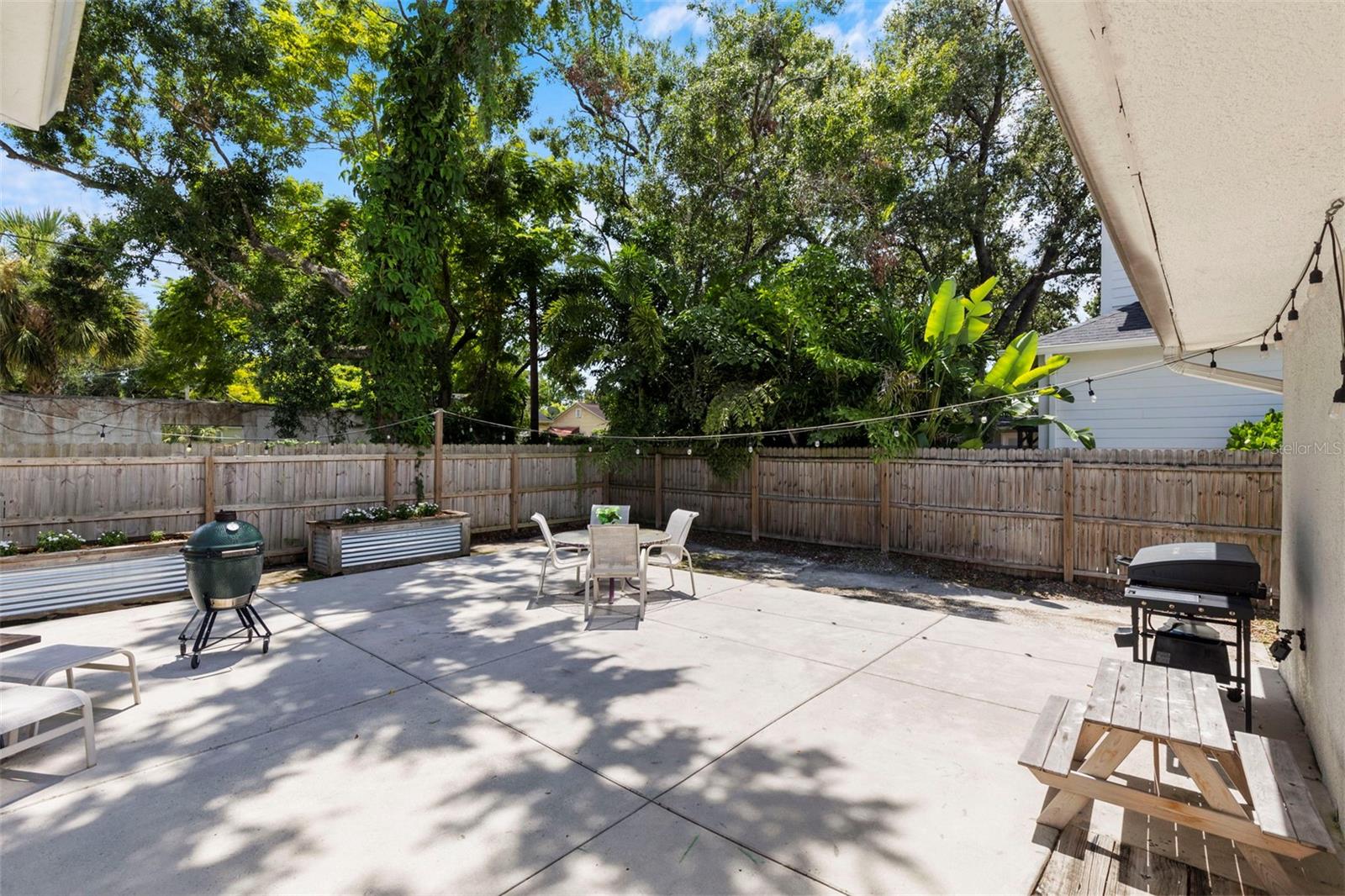 Exterior Outdoor Area