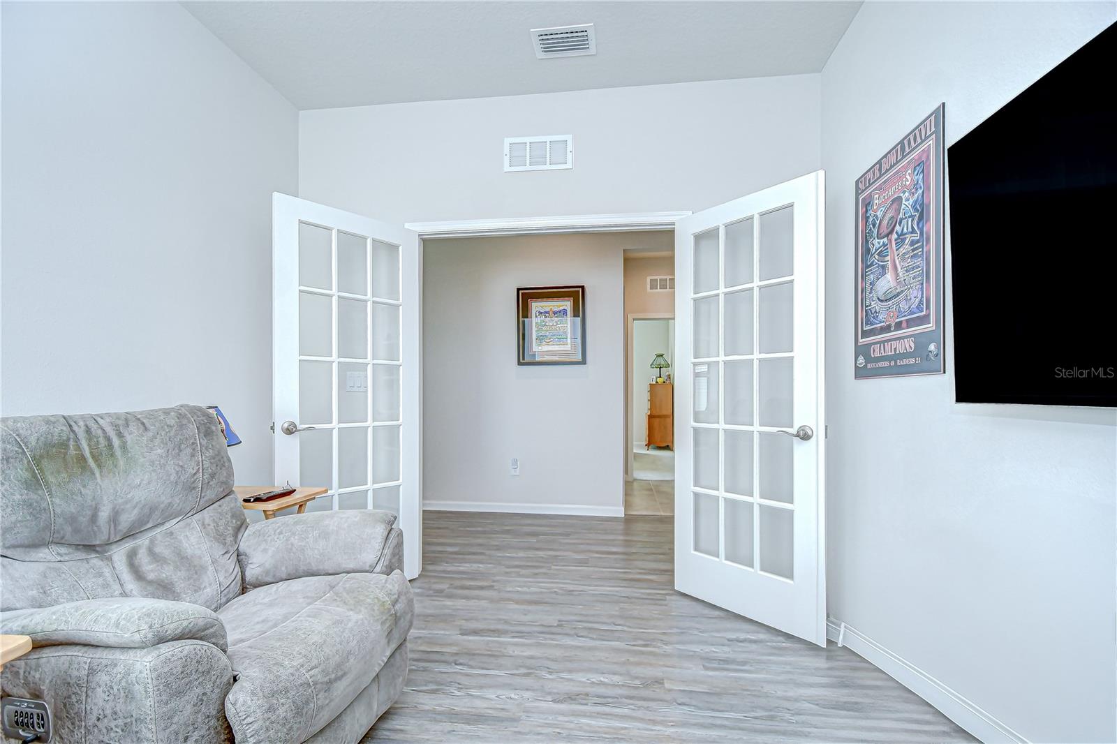 Den/Flex Space