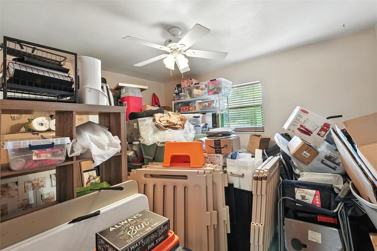 Middle bedroom