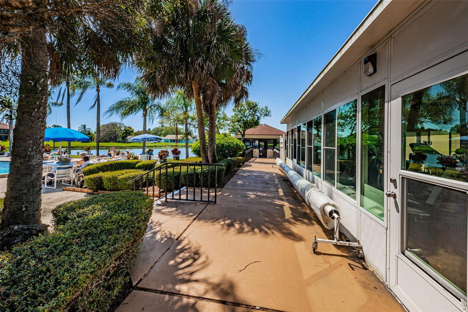 Beacon Lakes Common Area