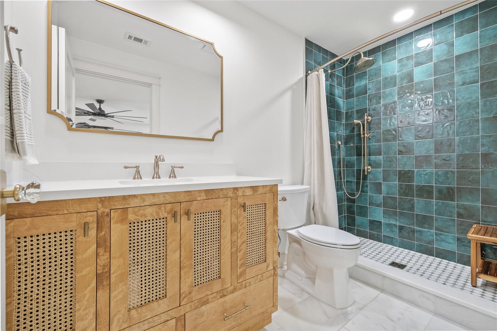 Ensuite Bathroom!