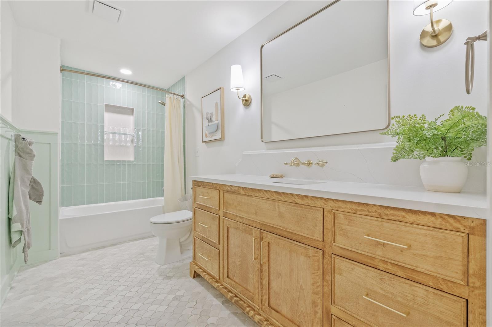 Guest Bathroom!