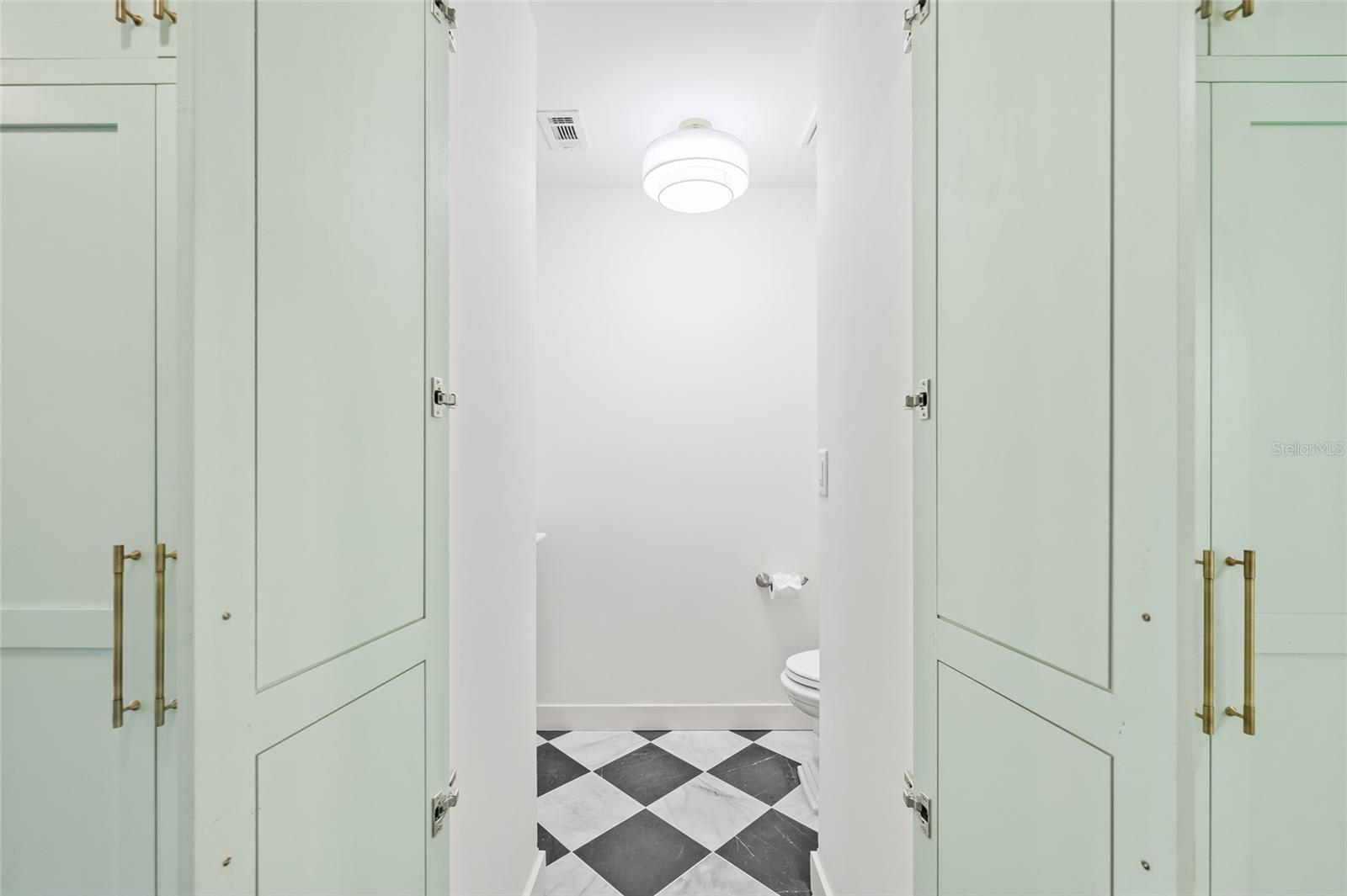WITH A HIDDEN HALF BATH!