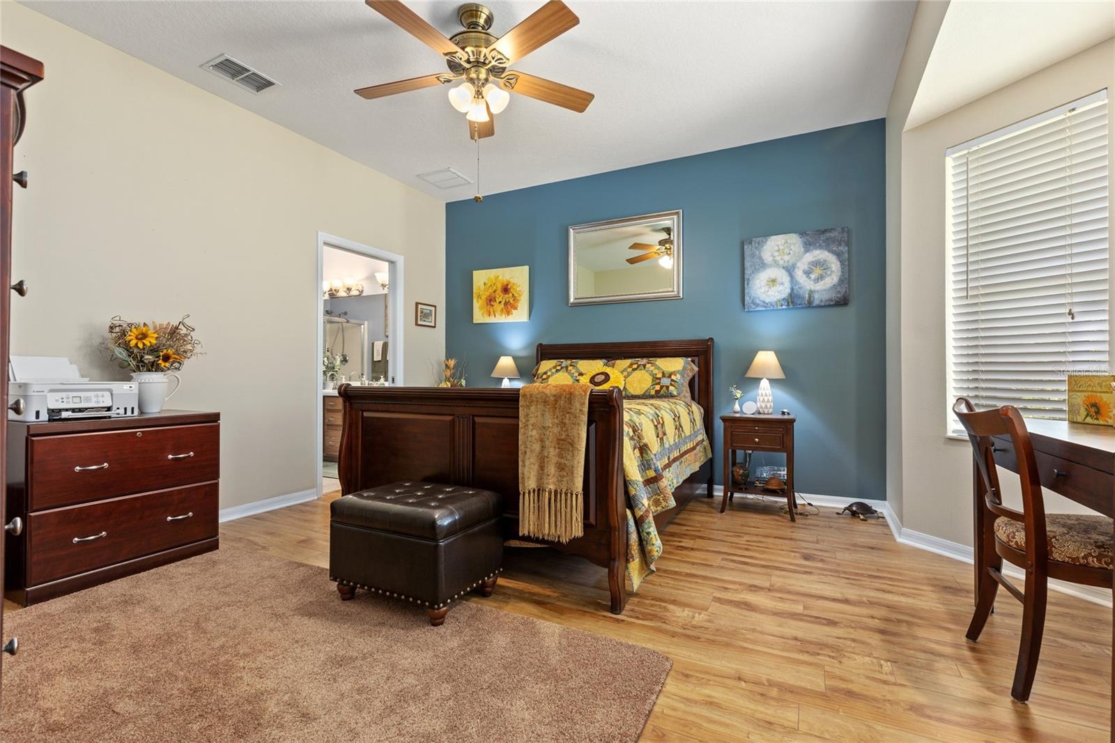 MASTERBEDROOM