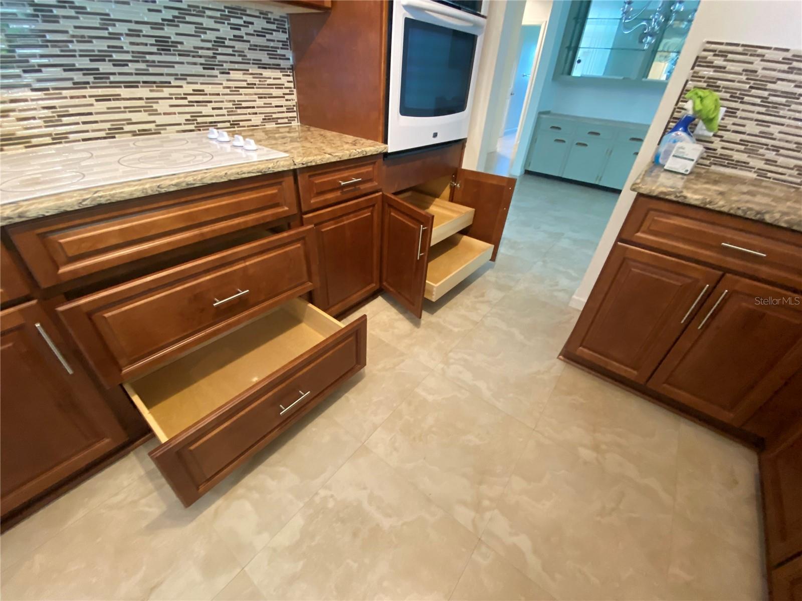 Kitchen drawers