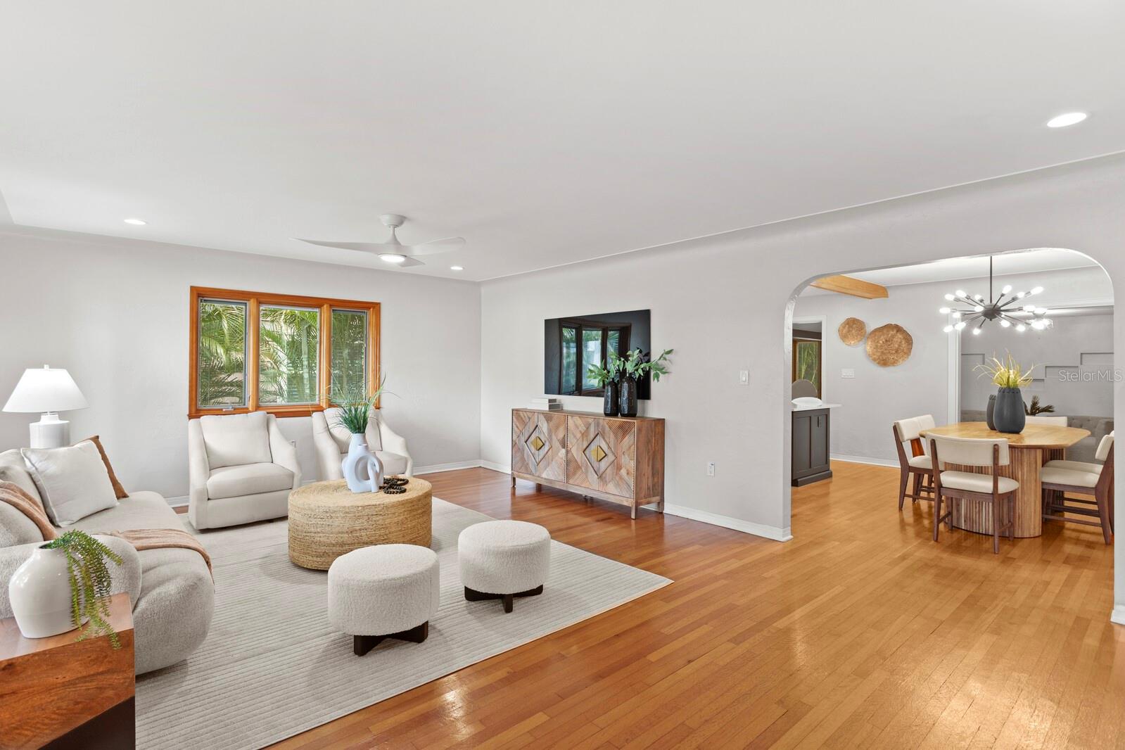 Beautiful oak wood floors