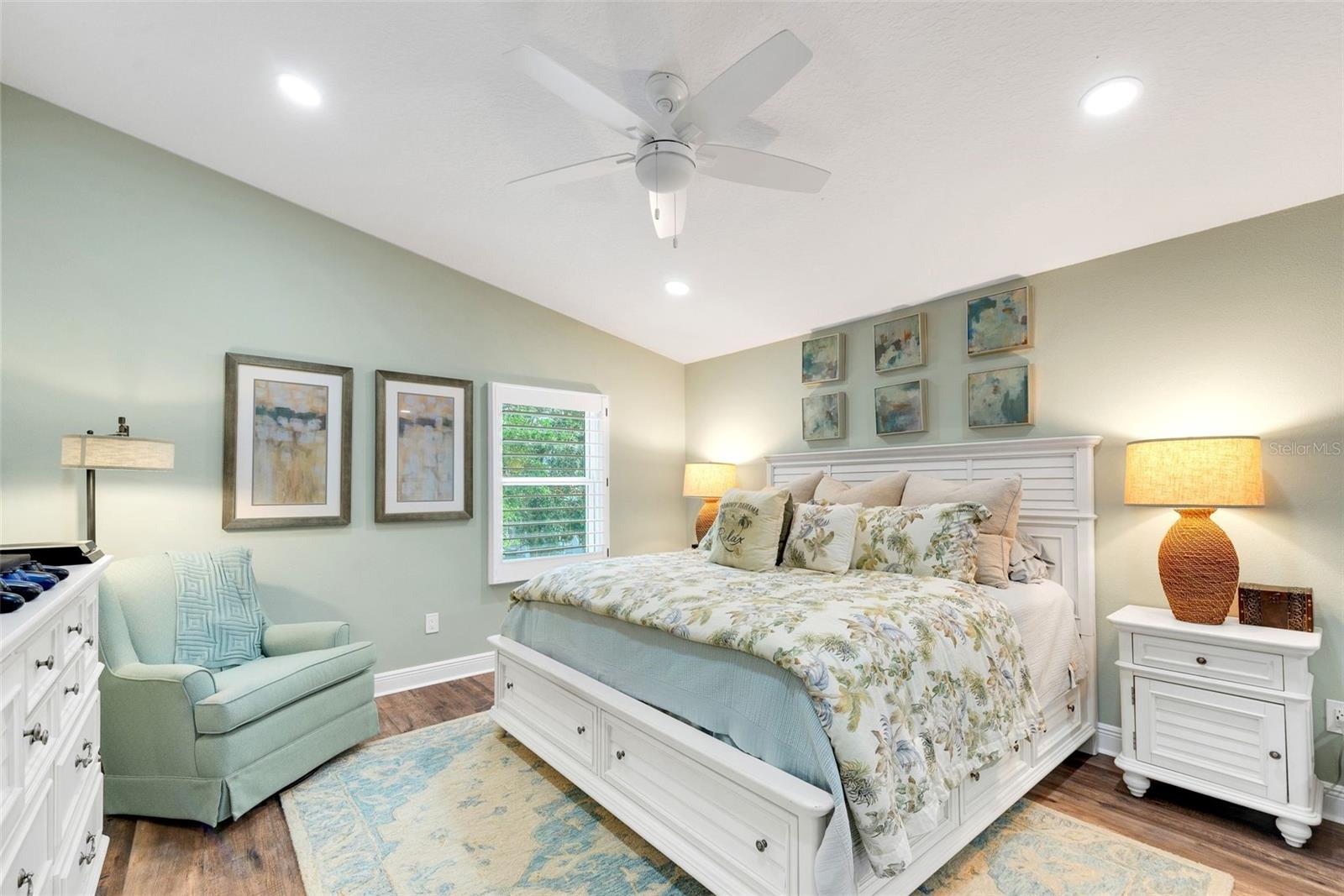 Bedroom 2 (upstairs)
