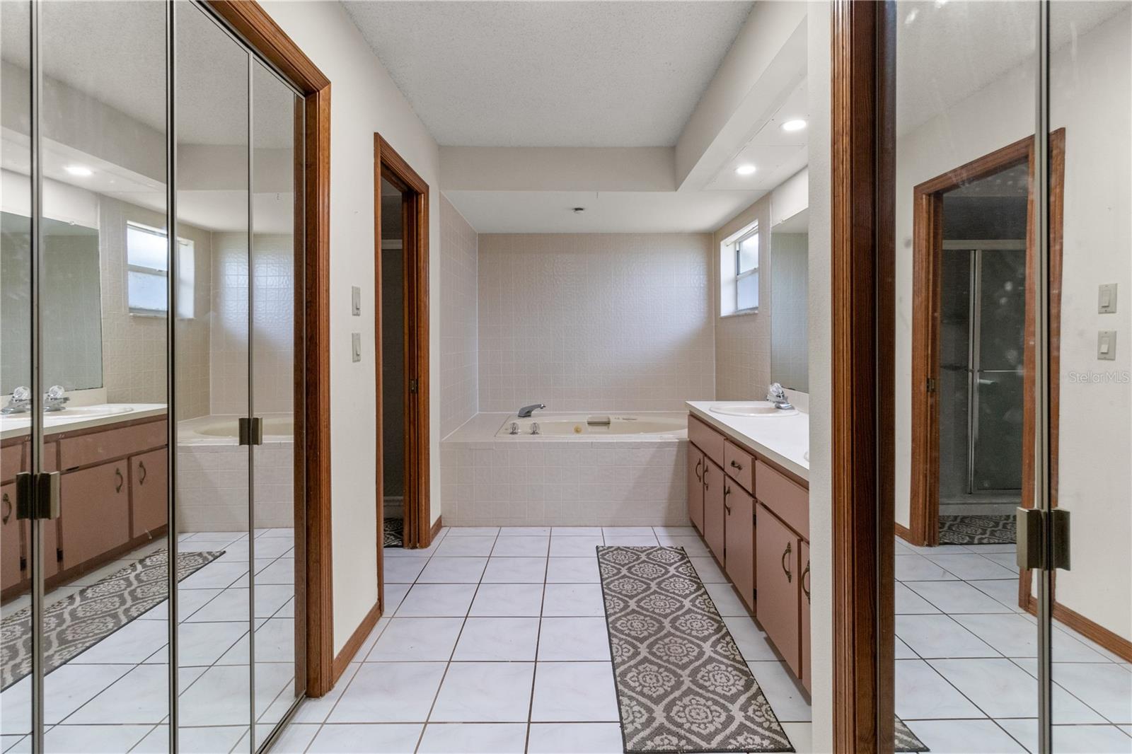 Primary bath