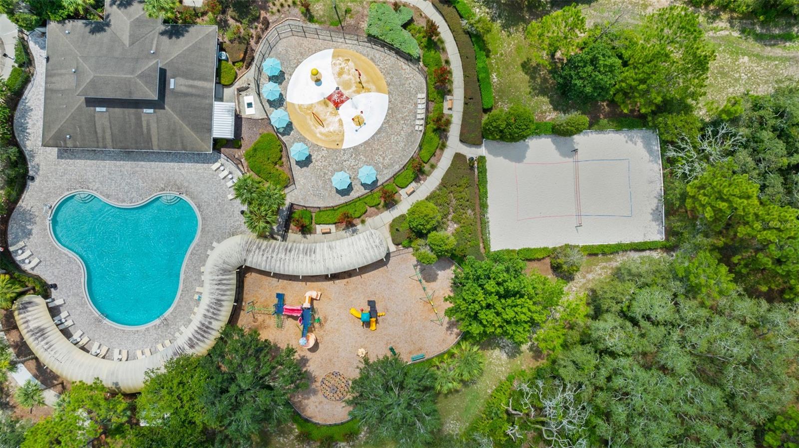 Clubhouse - Pool - Splash Pad - Volleyball