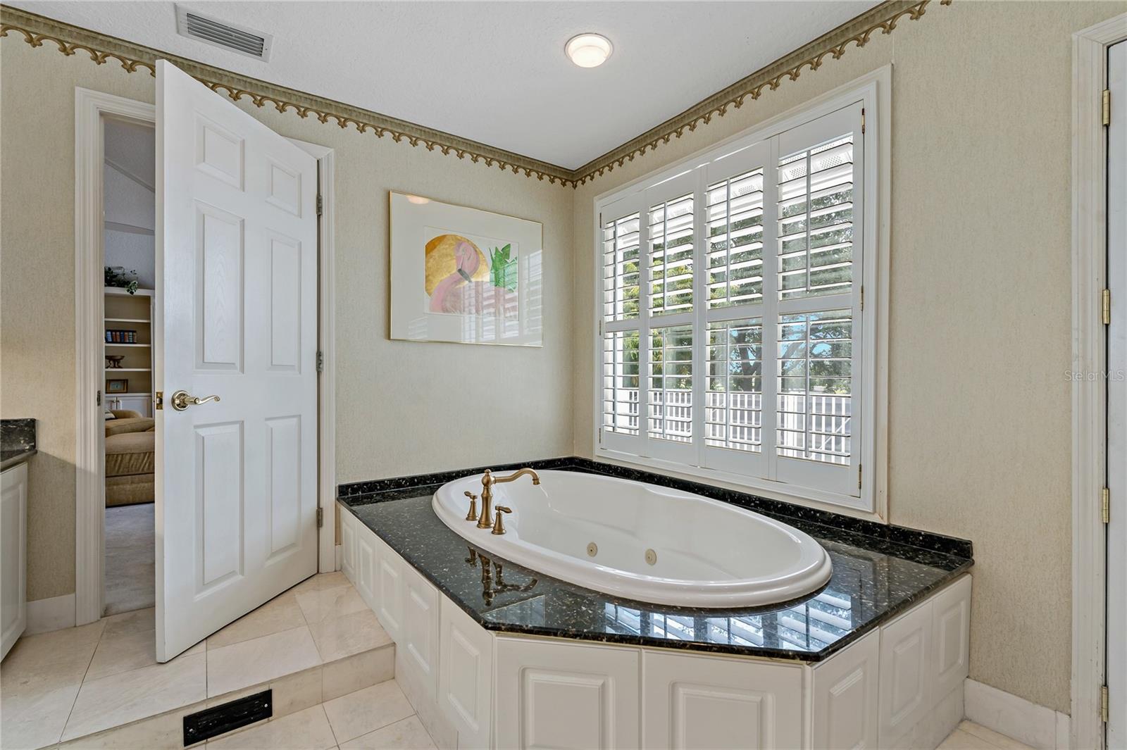 SOAKING TUB IN THE PRIMARY BATHROOM