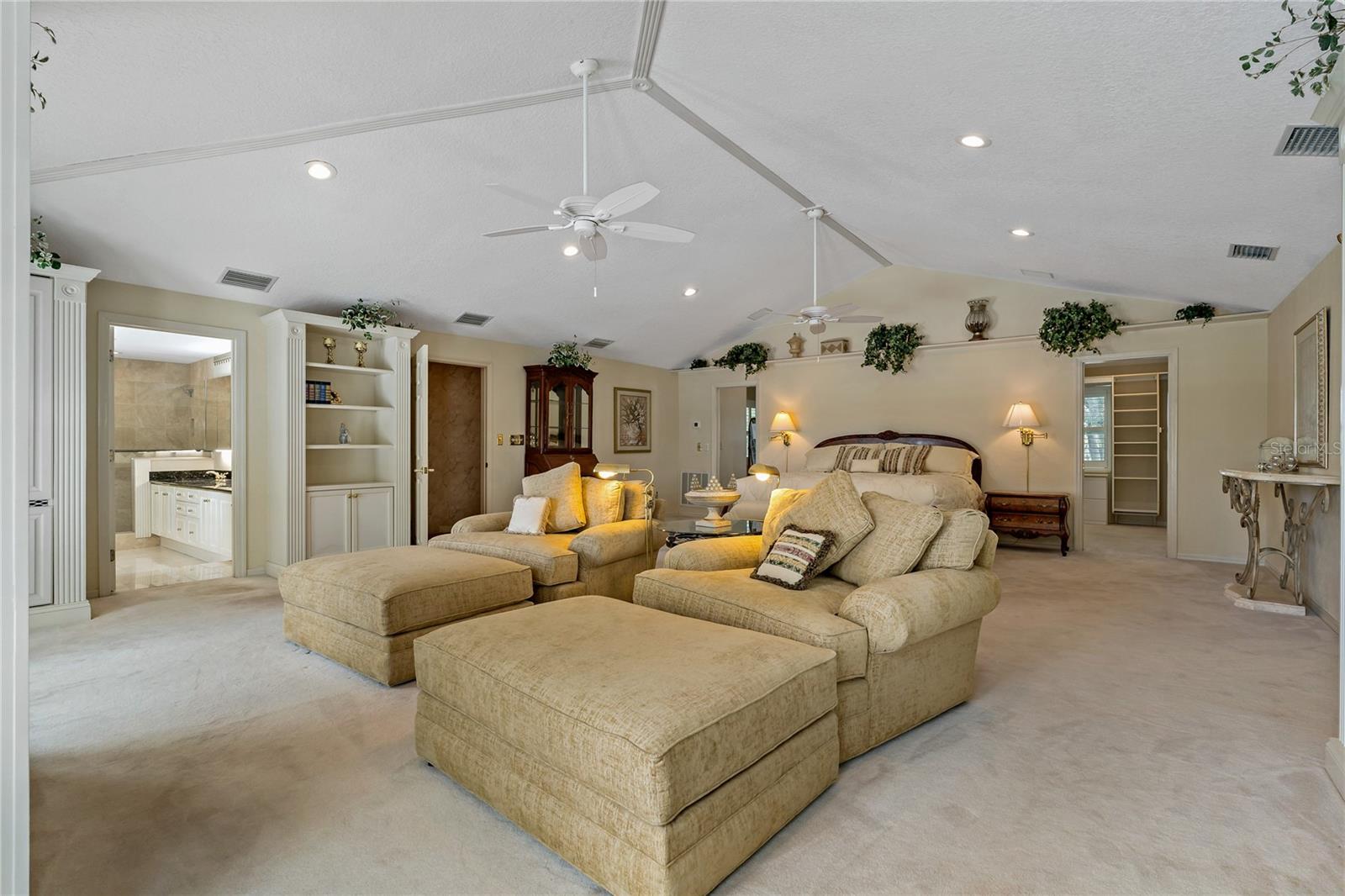 OVERSIZED PRIMARY RETREAT