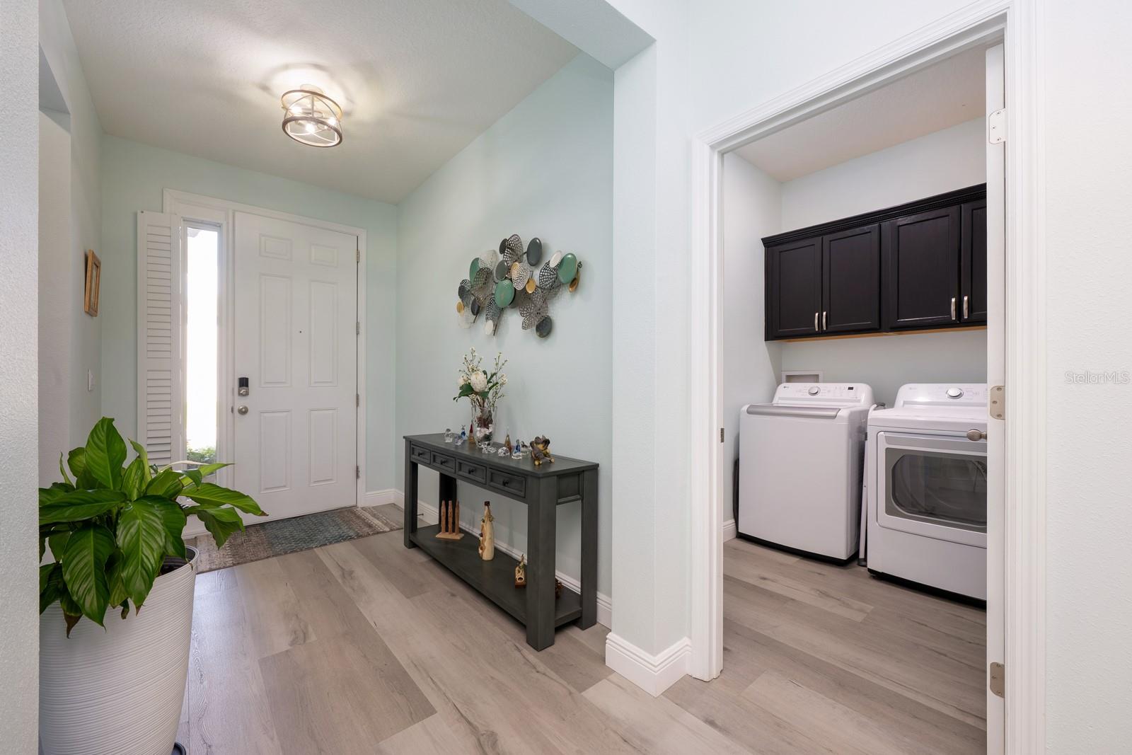 Entrance / Laundry